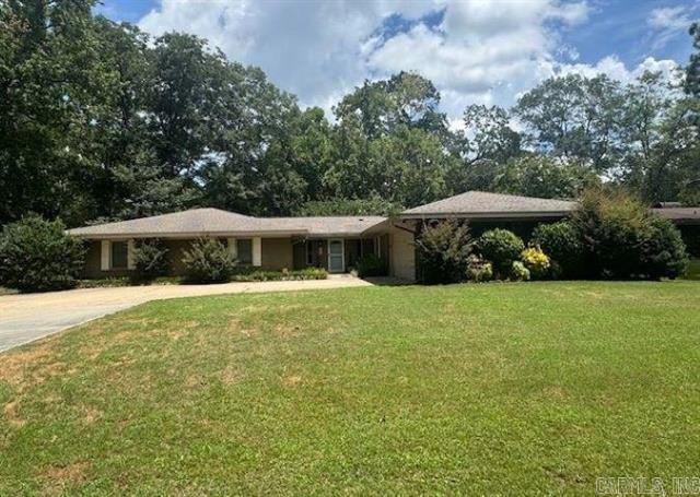 1212 N Main  Monticello, AR