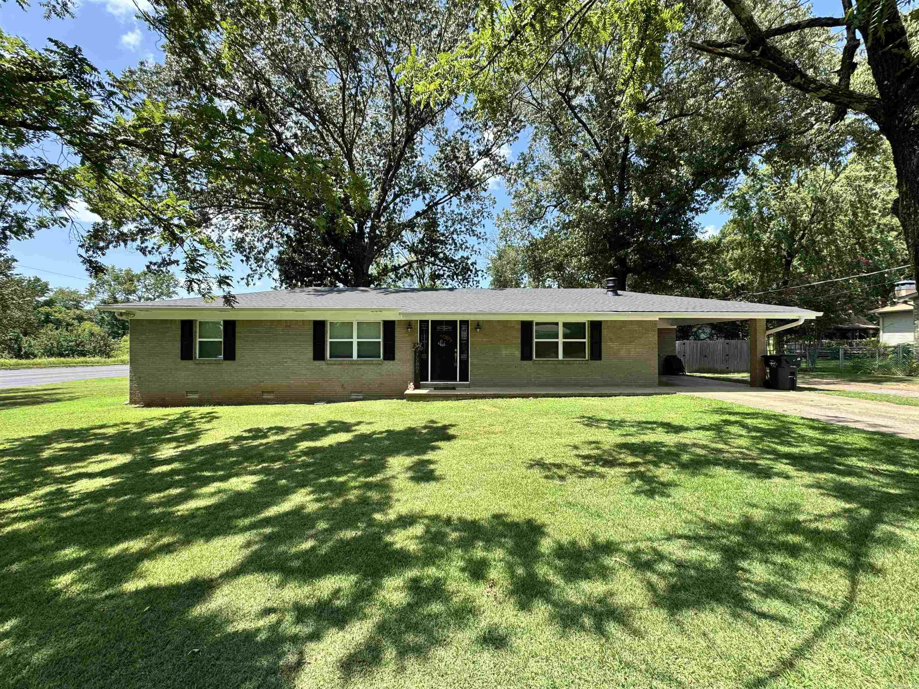 101 Lecroy  Hot Springs, AR
