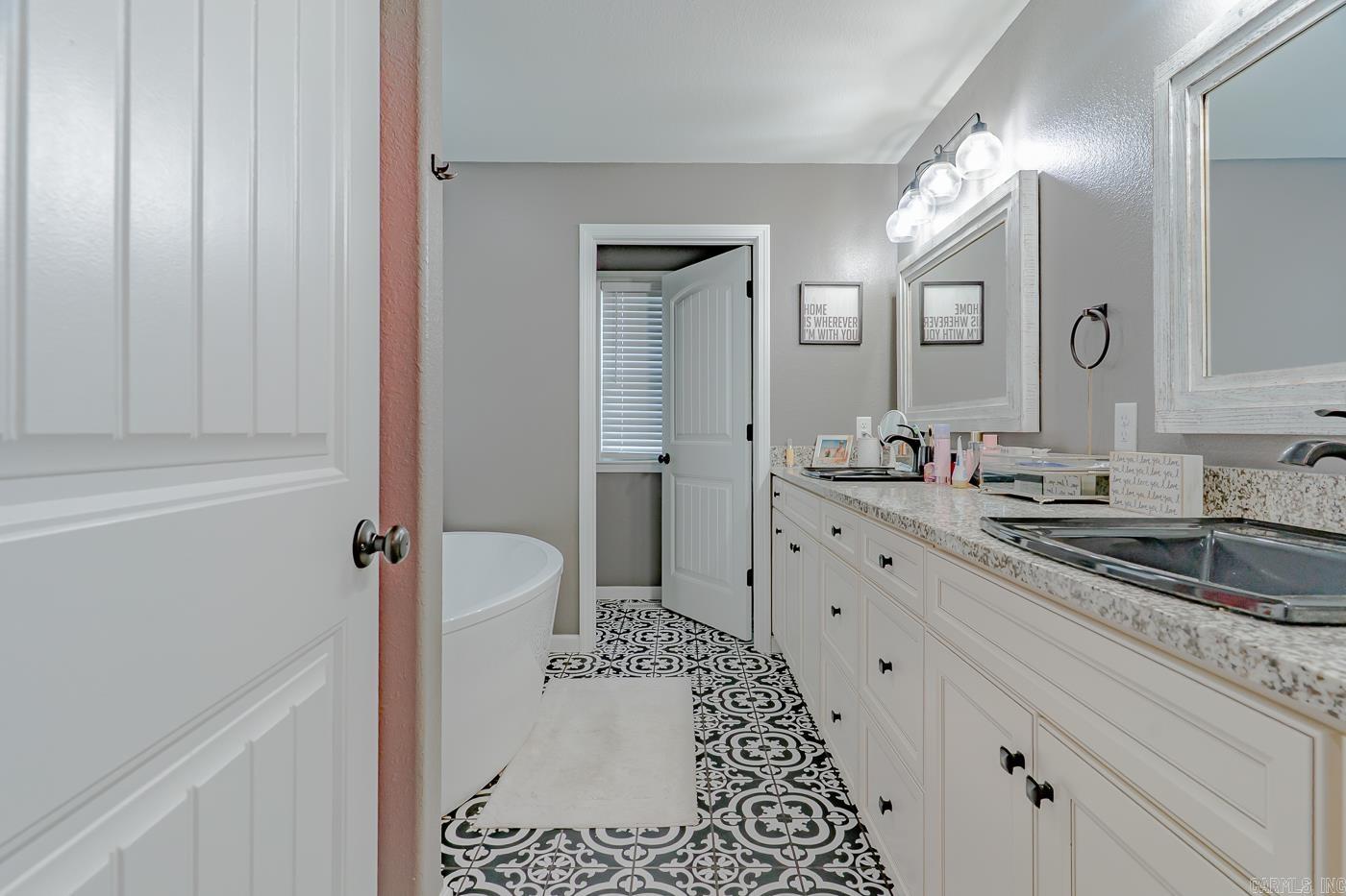 70 Dogwood  Calico Rock, AR