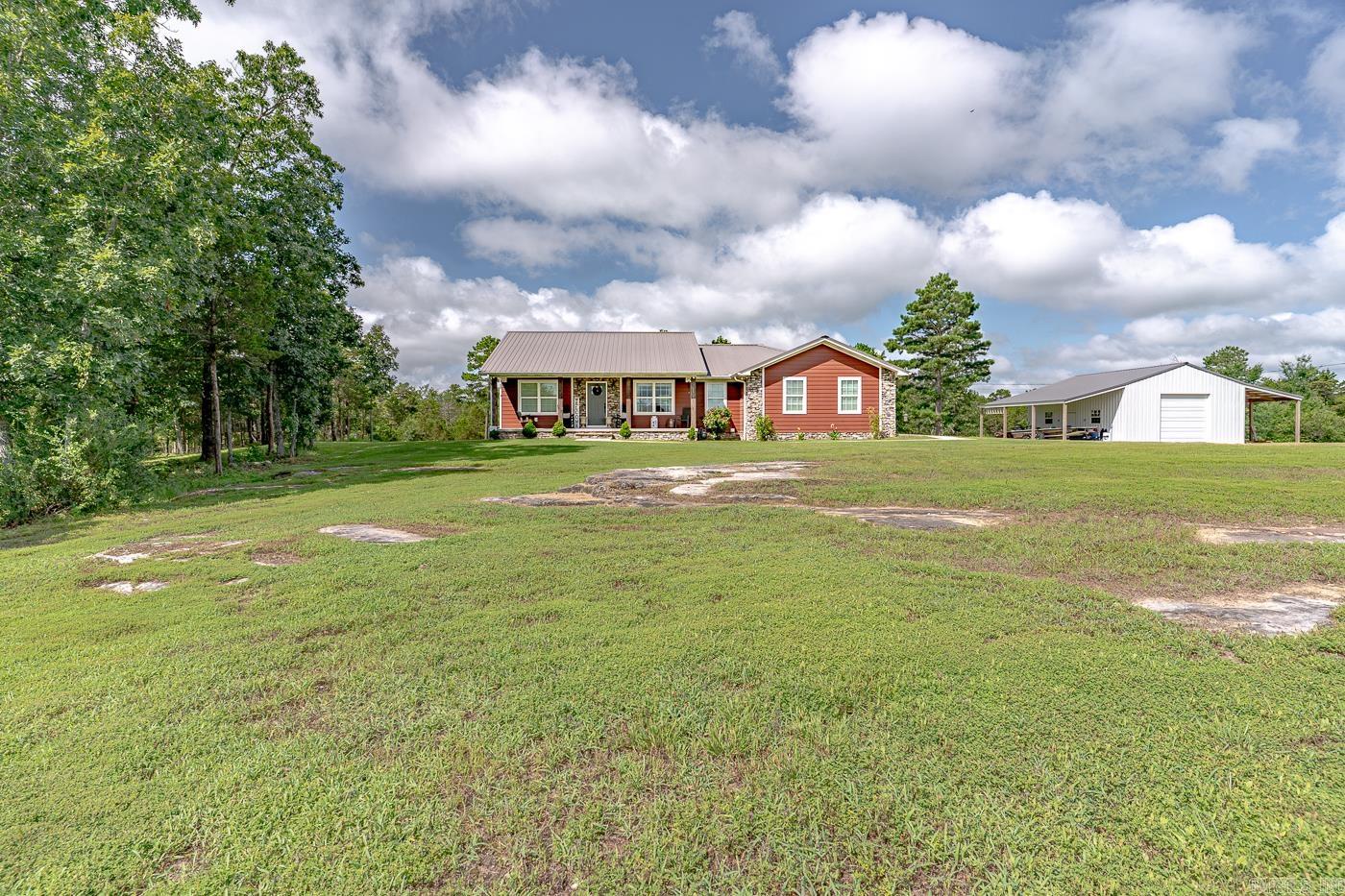 70 Dogwood  Calico Rock, AR
