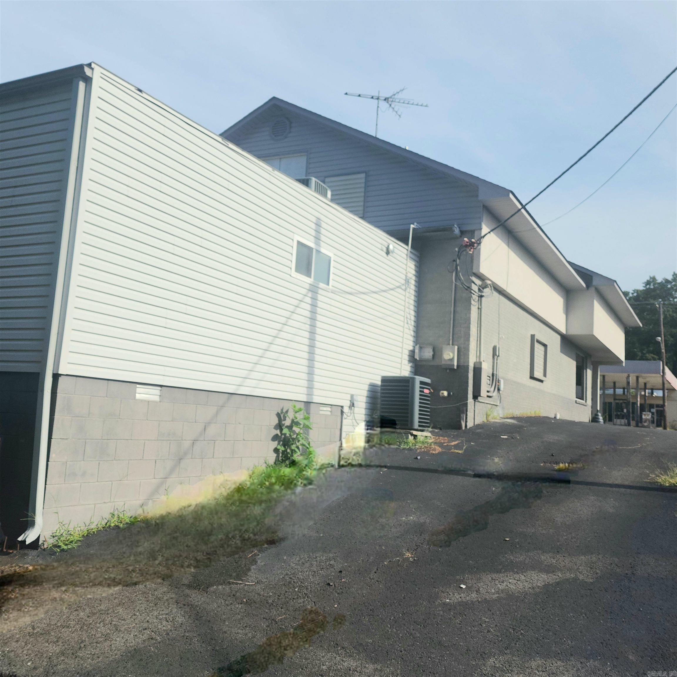 525 W Main  Heber Springs, AR