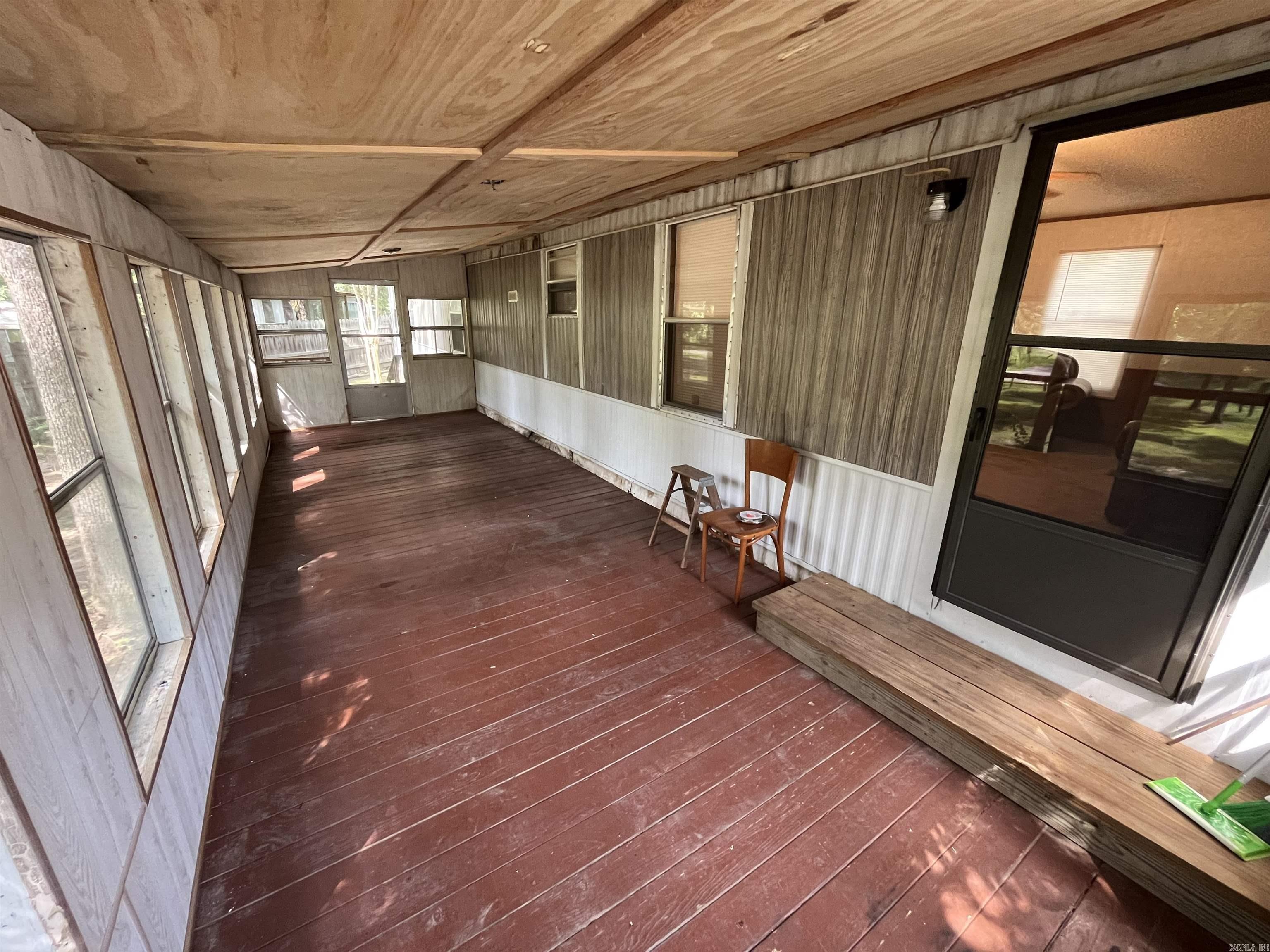 270 Wood Grove Ln.  Higden, AR