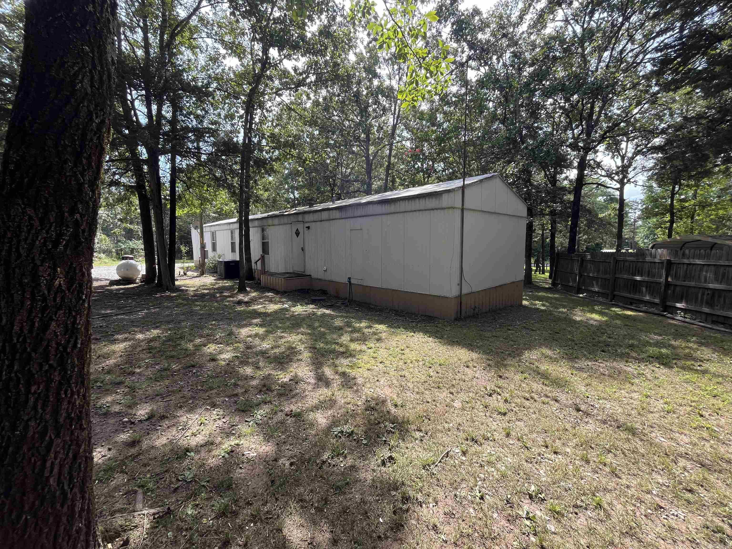 270 Wood Grove Ln.  Higden, AR