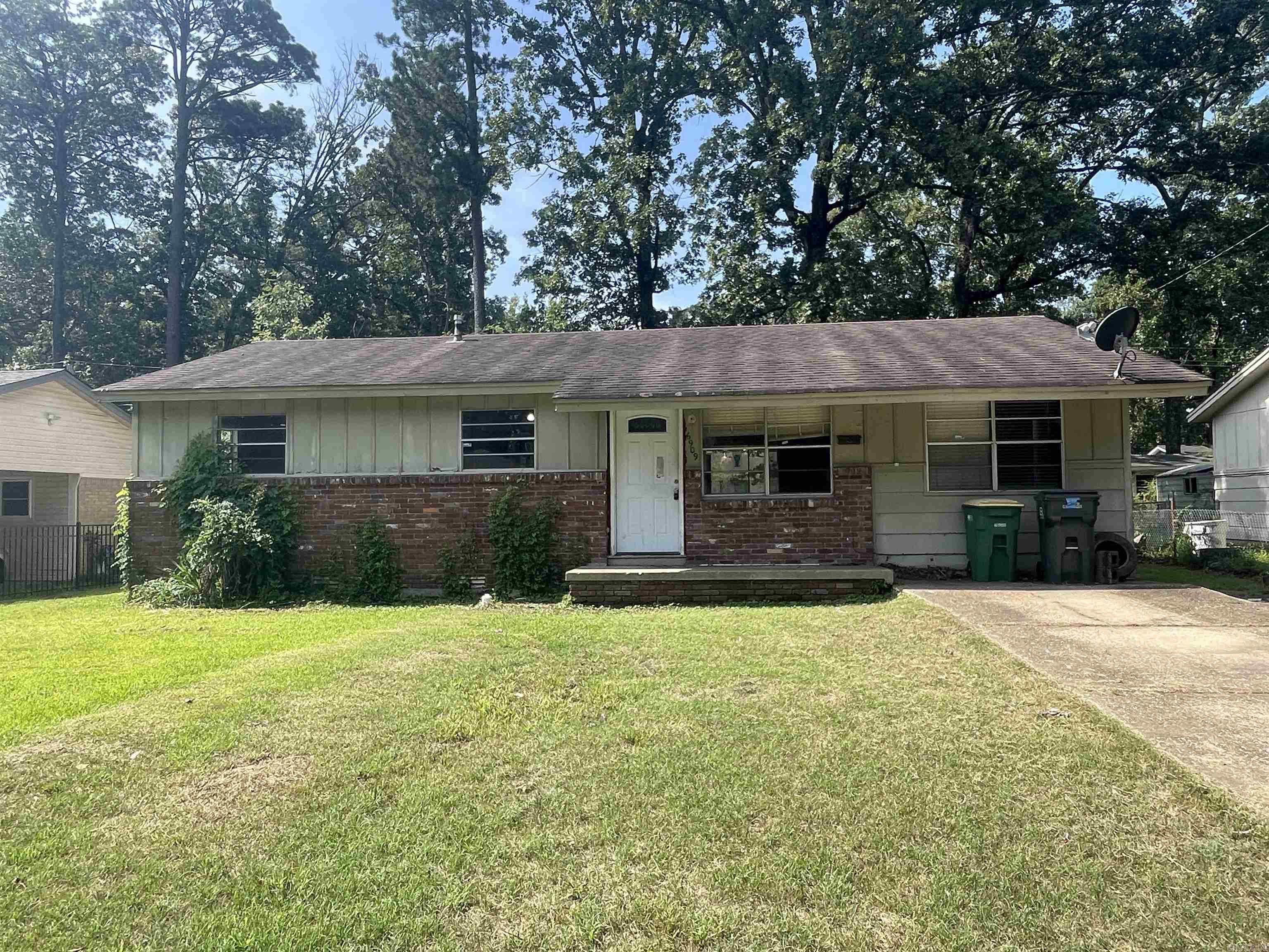 6909 Fairfield Dr  Little Rock, AR