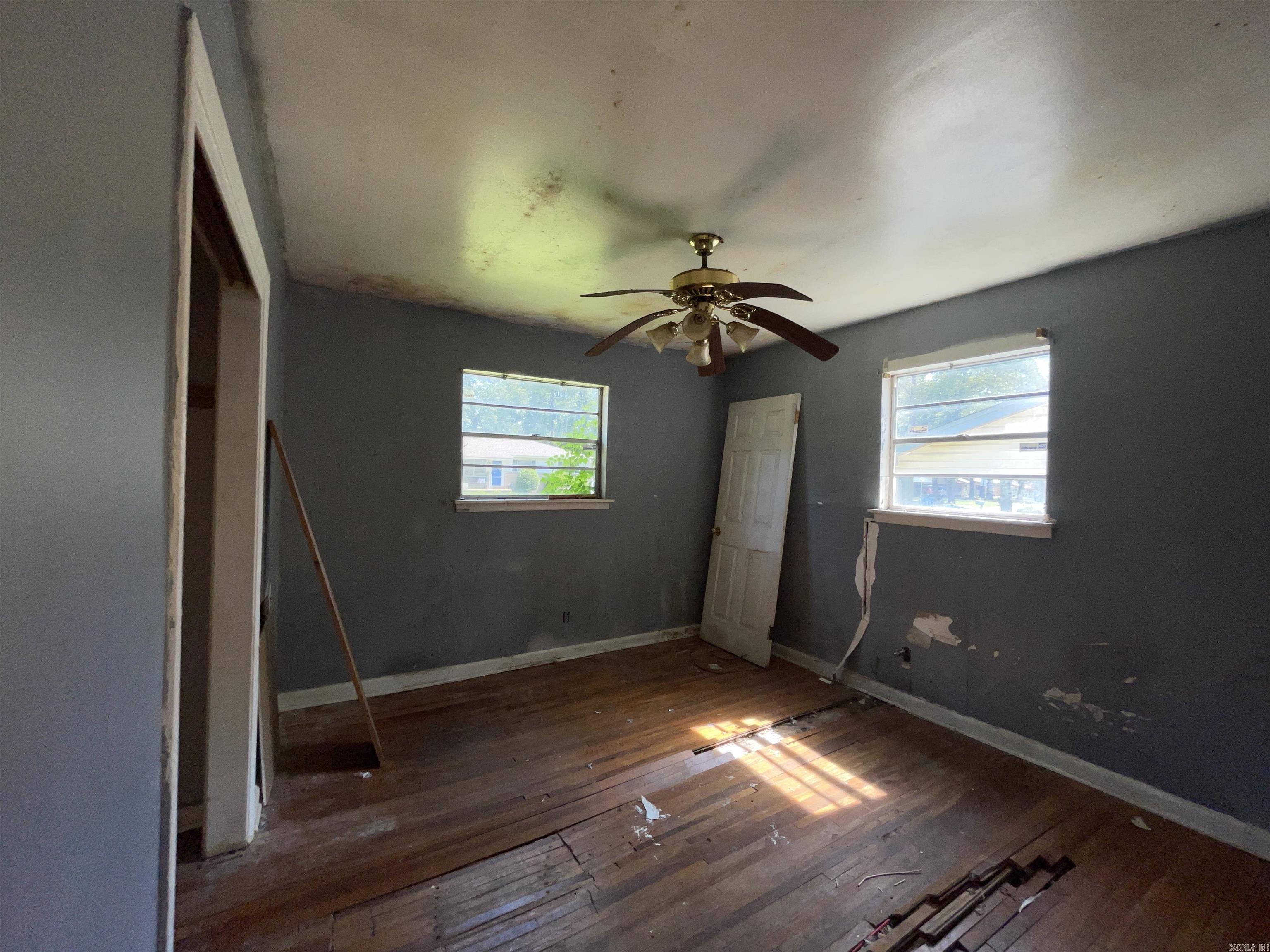 6909 Fairfield Dr  Little Rock, AR