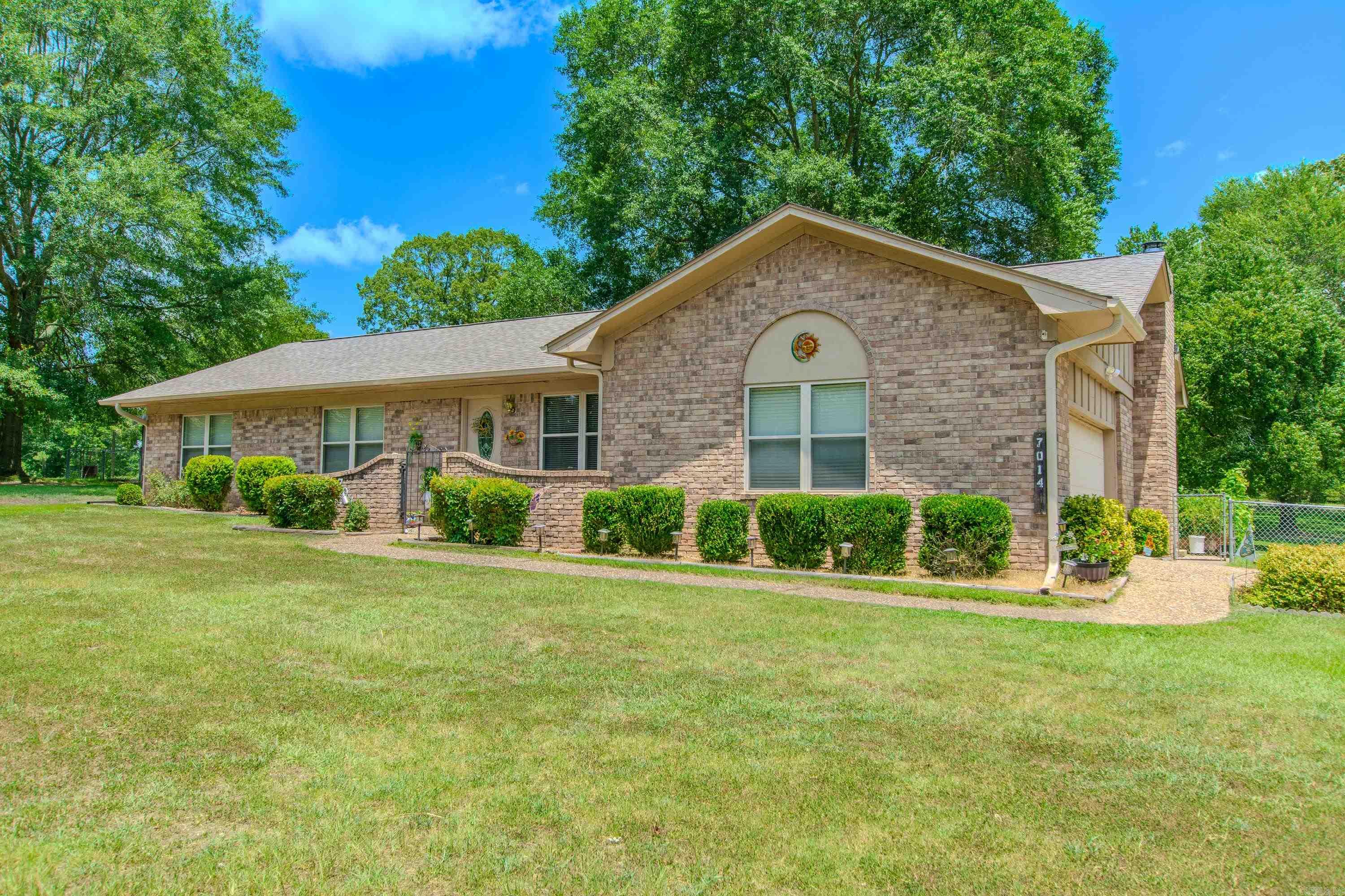 7014 Red Oak Drive  Benton, AR