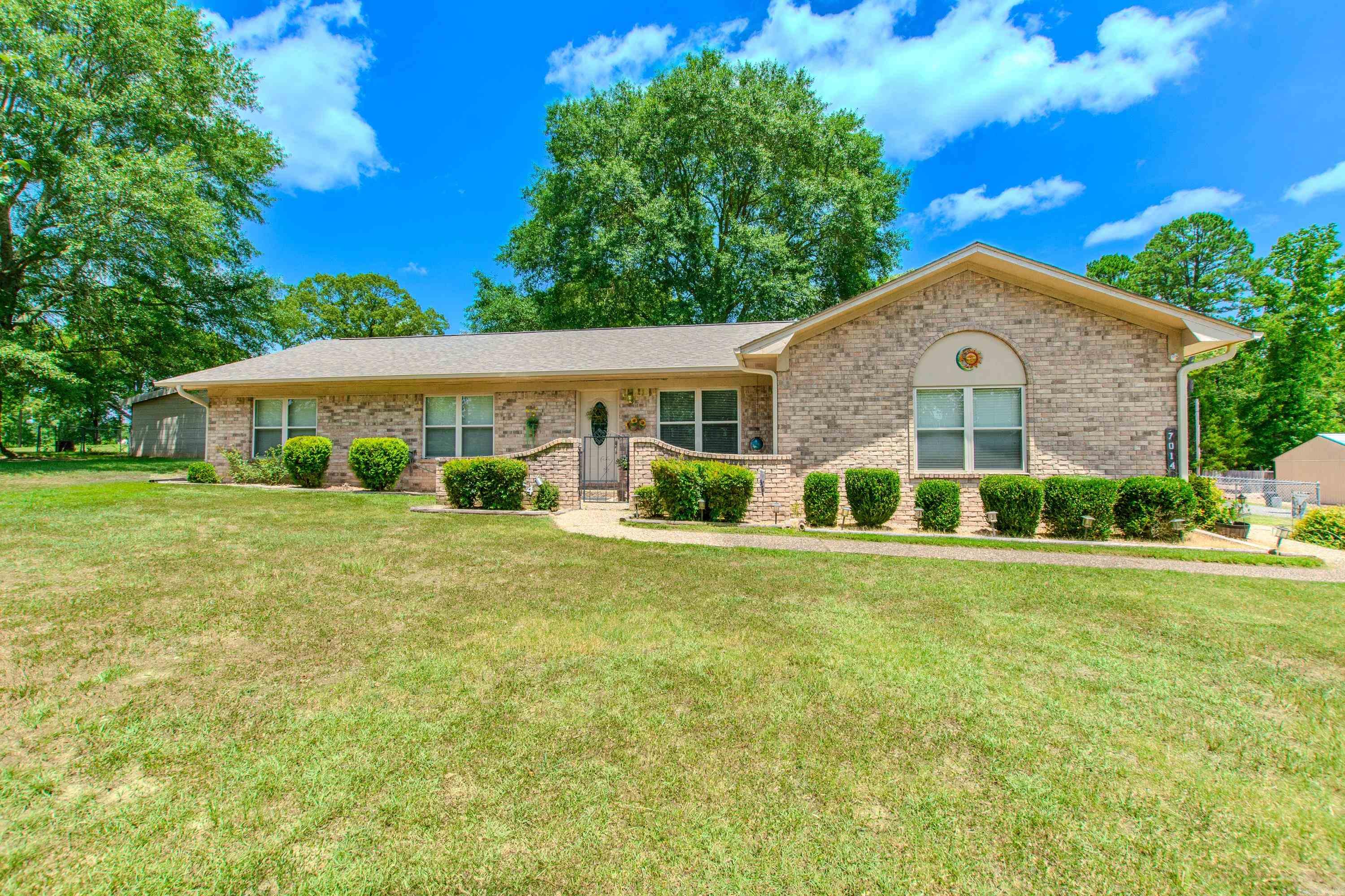 7014 Red Oak Drive  Benton, AR