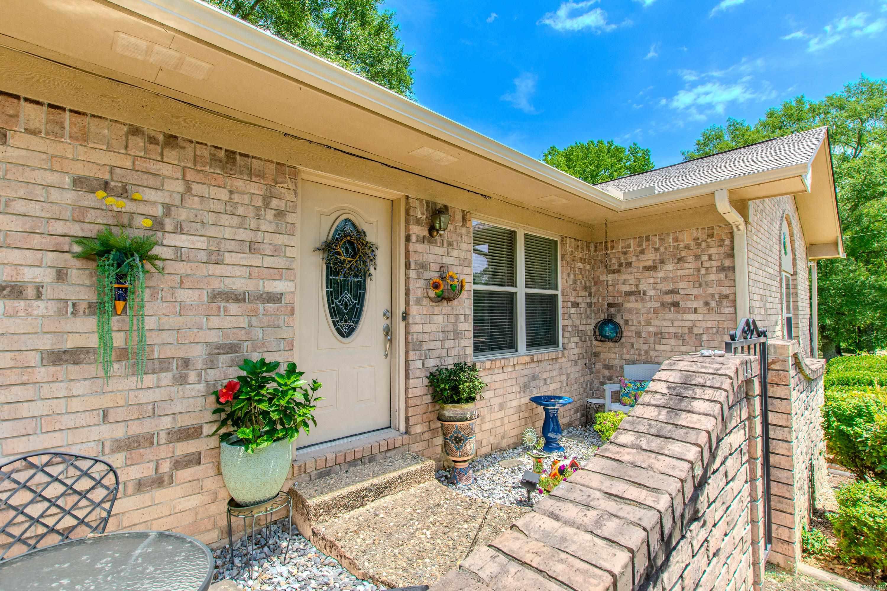 7014 Red Oak Drive  Benton, AR