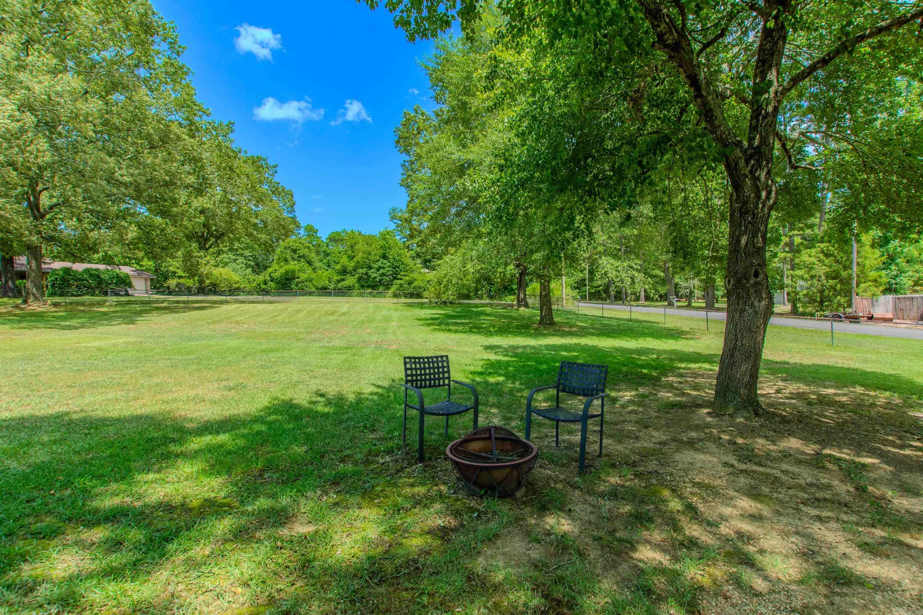 7014 Red Oak Drive  Benton, AR