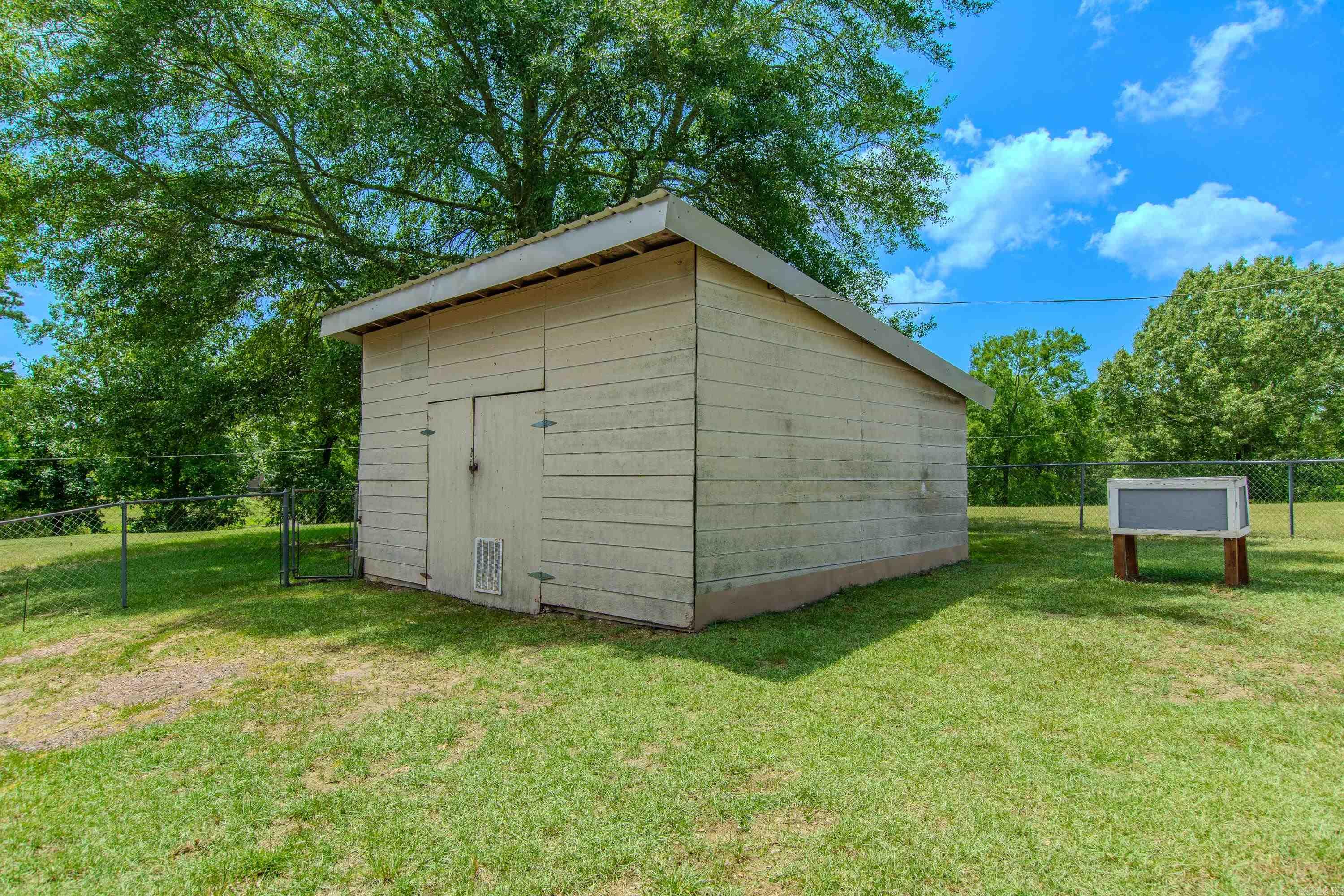 7014 Red Oak Drive  Benton, AR