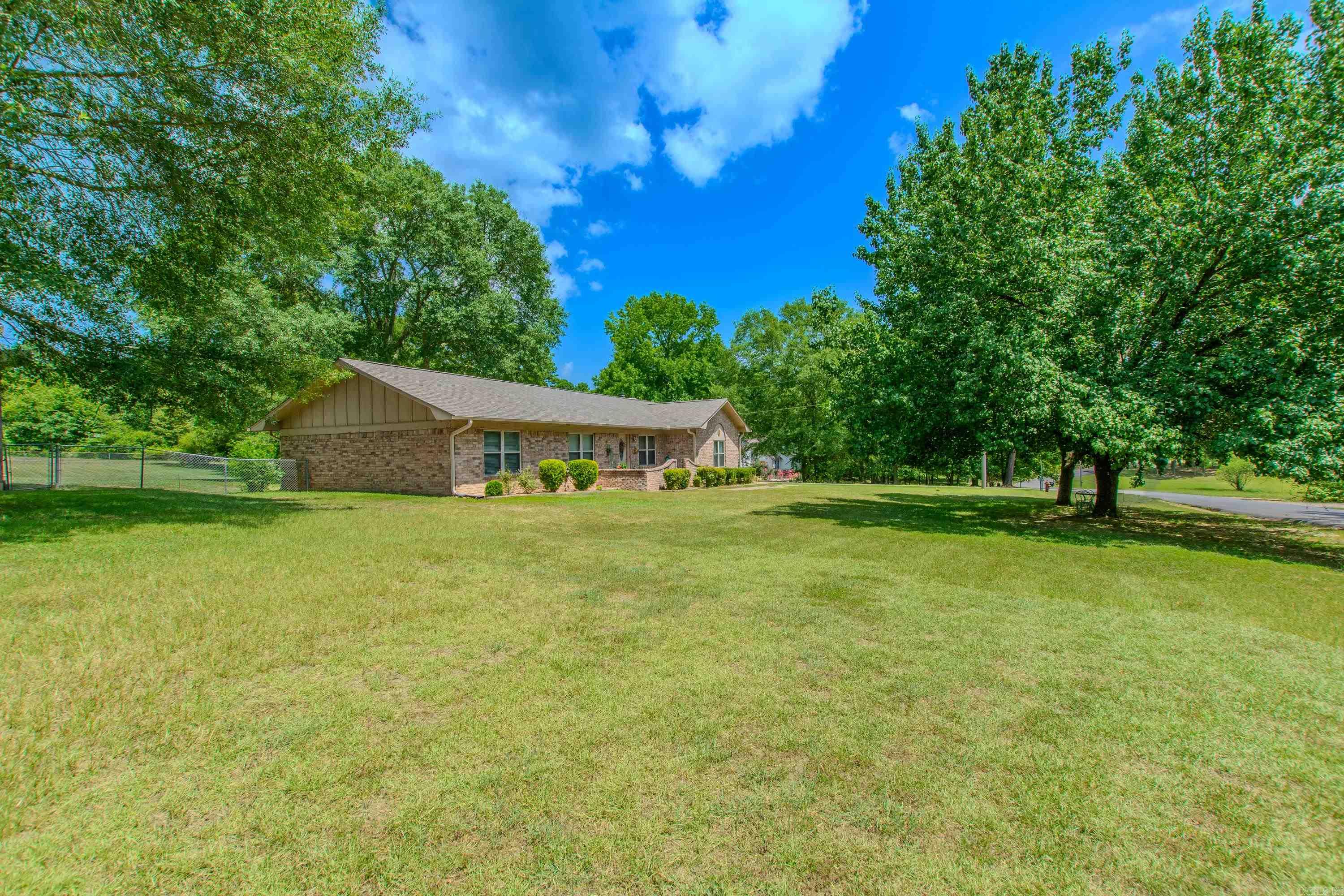 7014 Red Oak Drive  Benton, AR