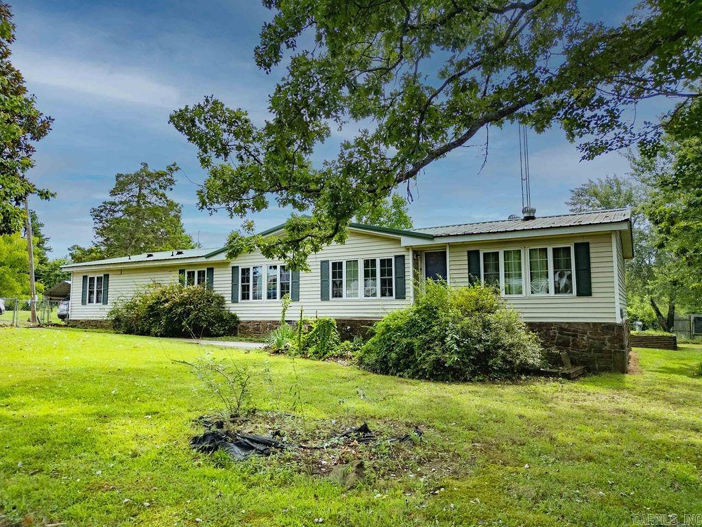2687 Highway 65  Clinton, AR
