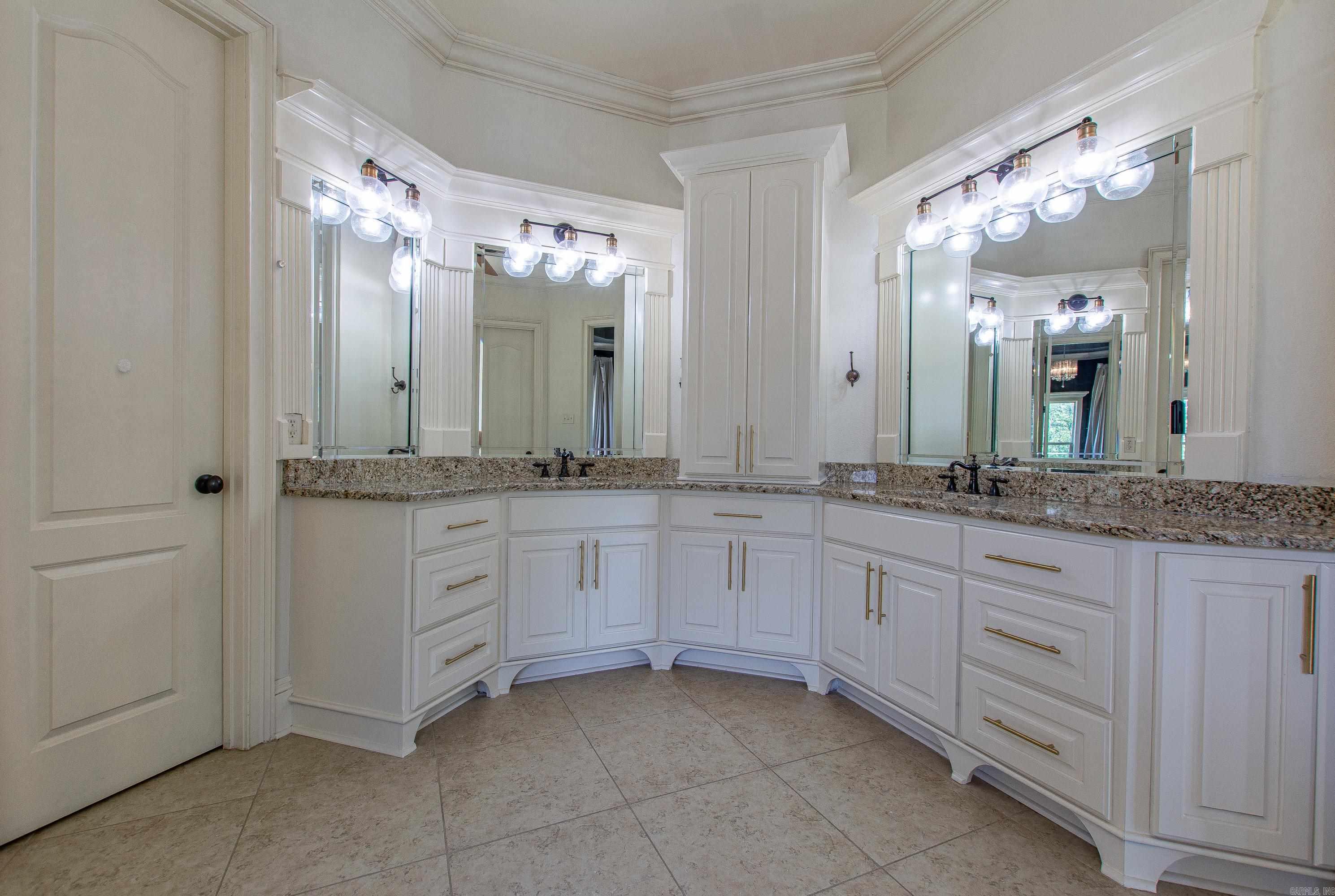 122 Wellington Plantation Lane Little Rock, AR 72207