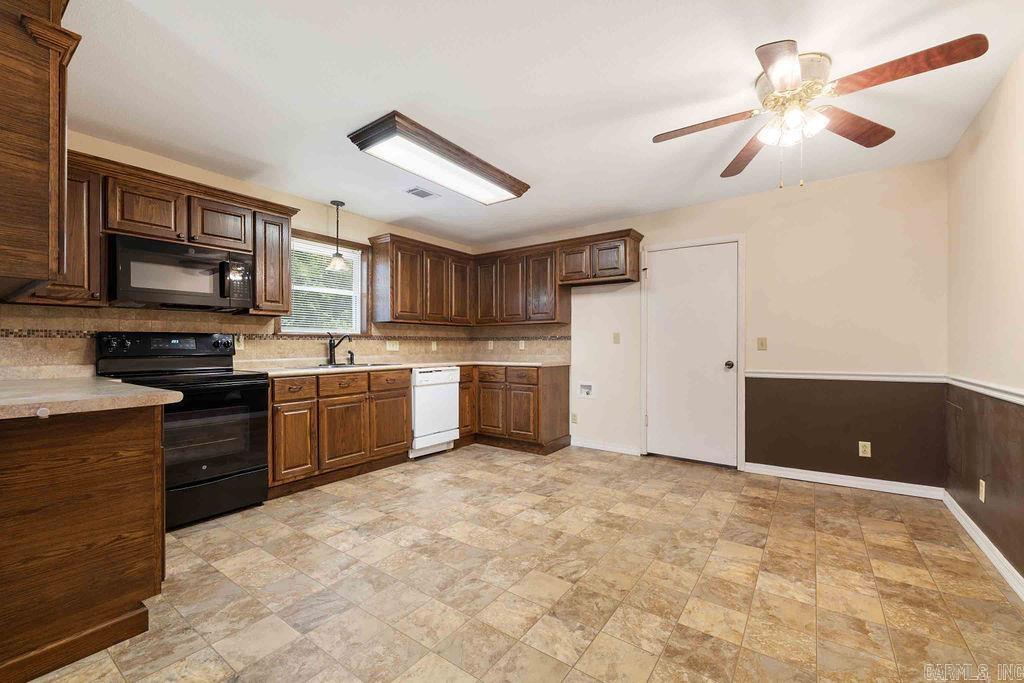 1315 S Crawford St  Clarksville, AR