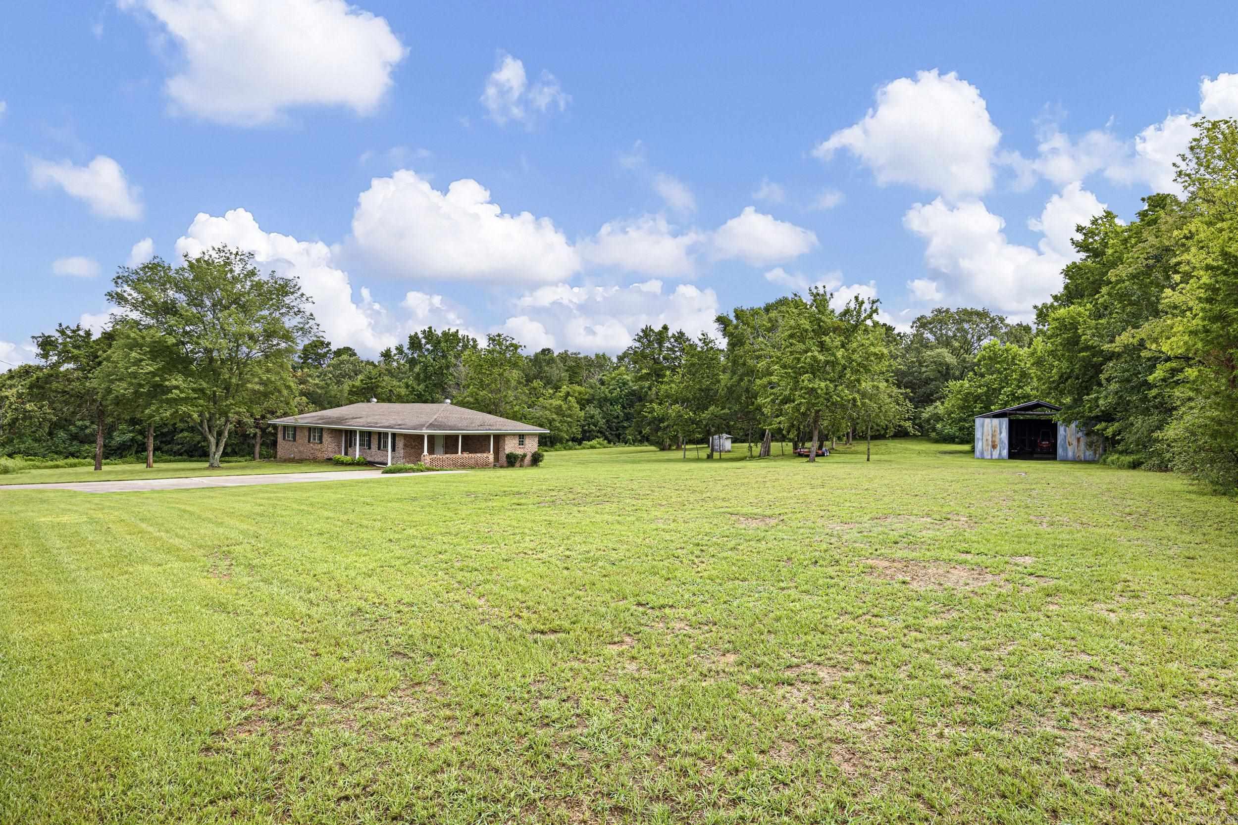 27480 W HWY 64  London, AR