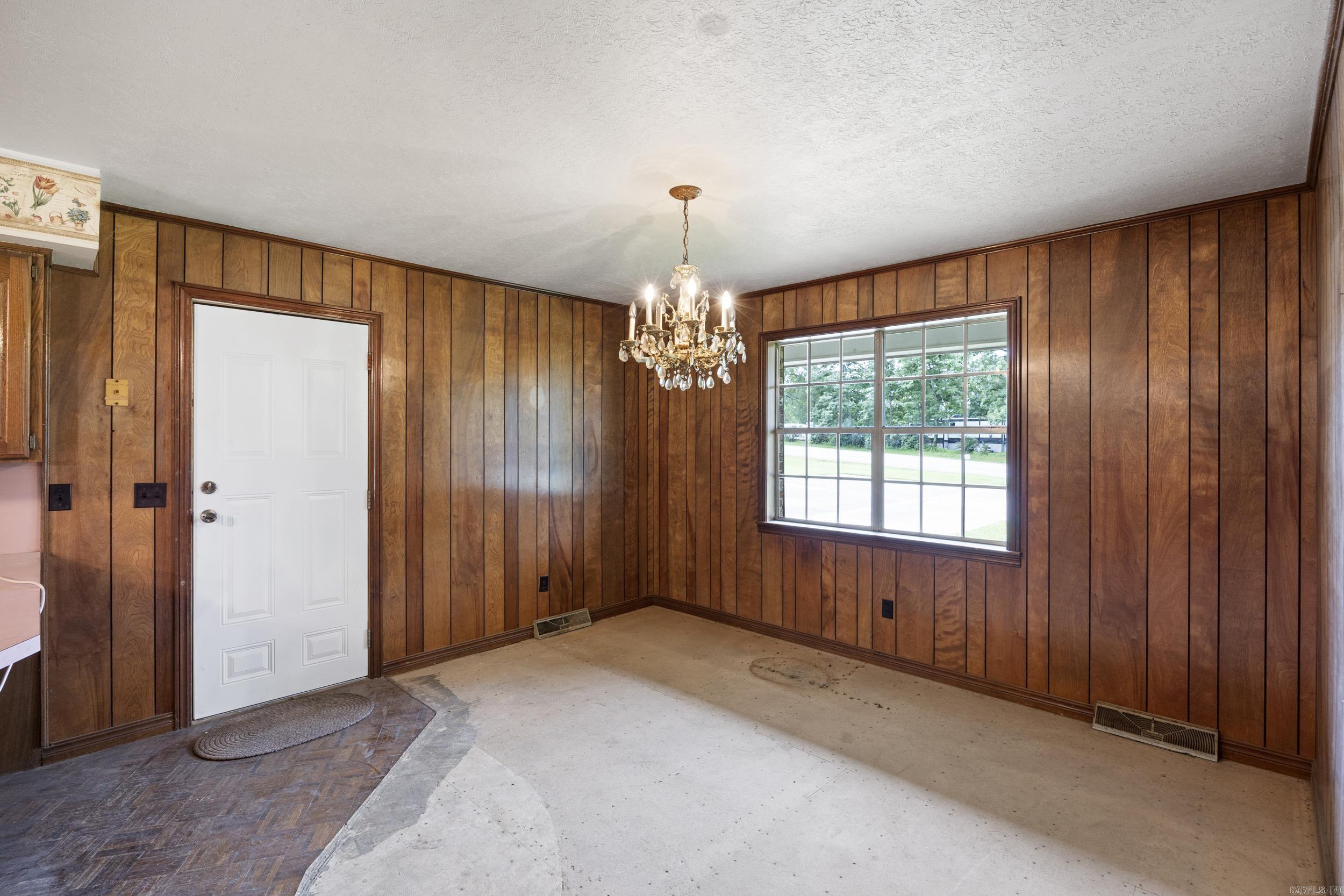 27480 W HWY 64  London, AR