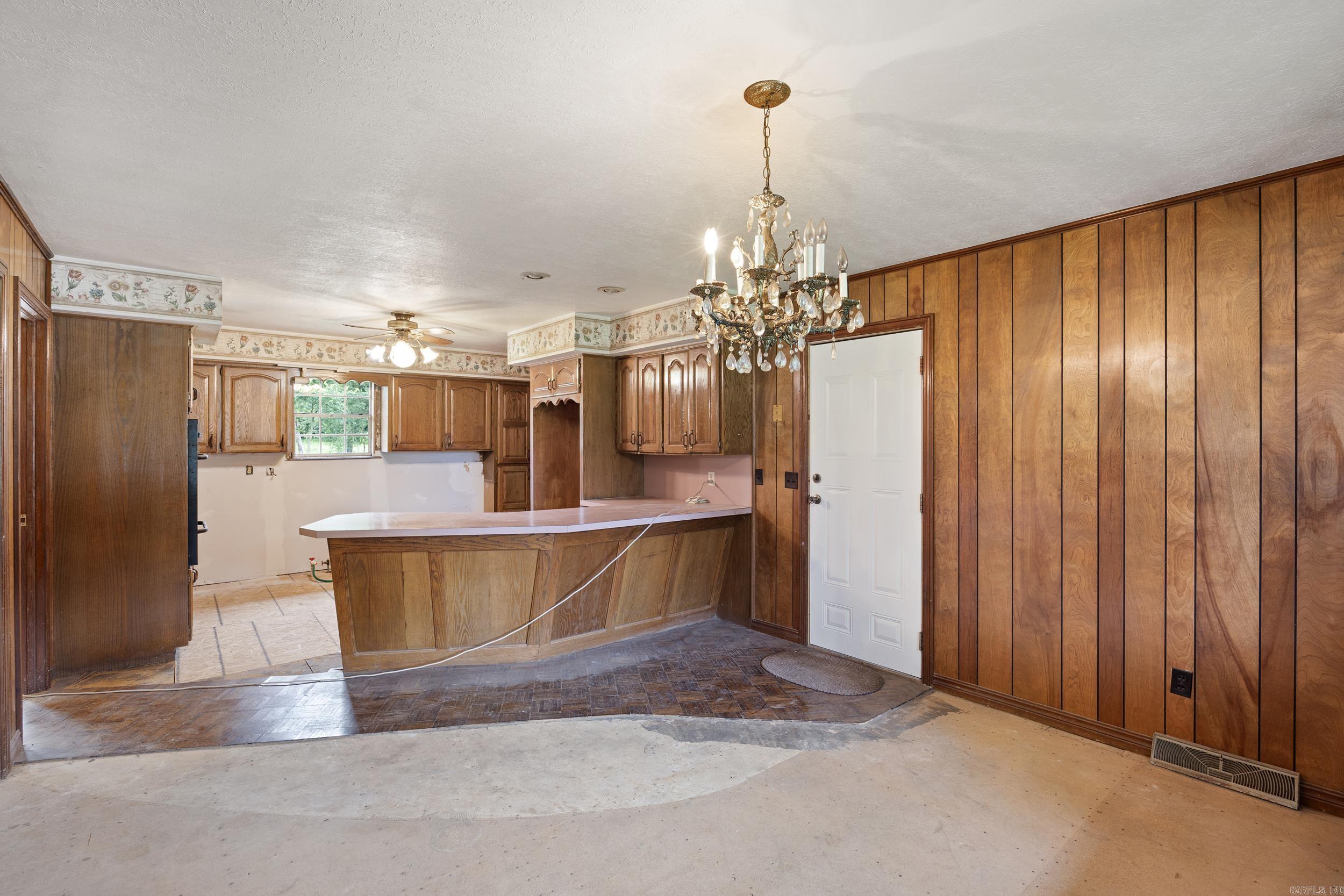 27480 W HWY 64  London, AR