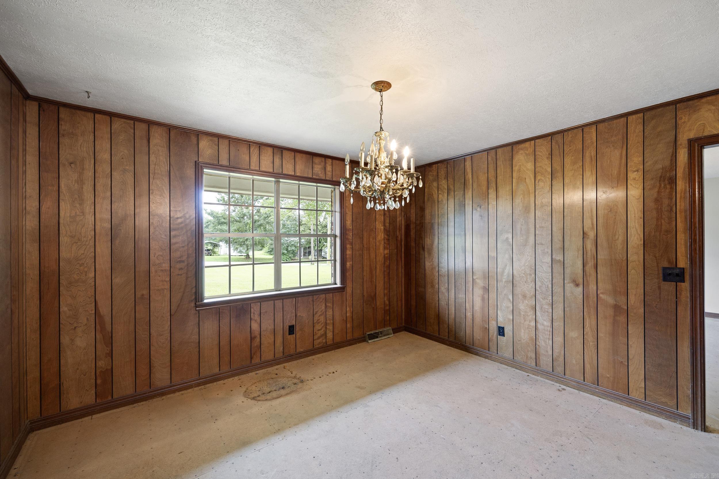 27480 W HWY 64  London, AR