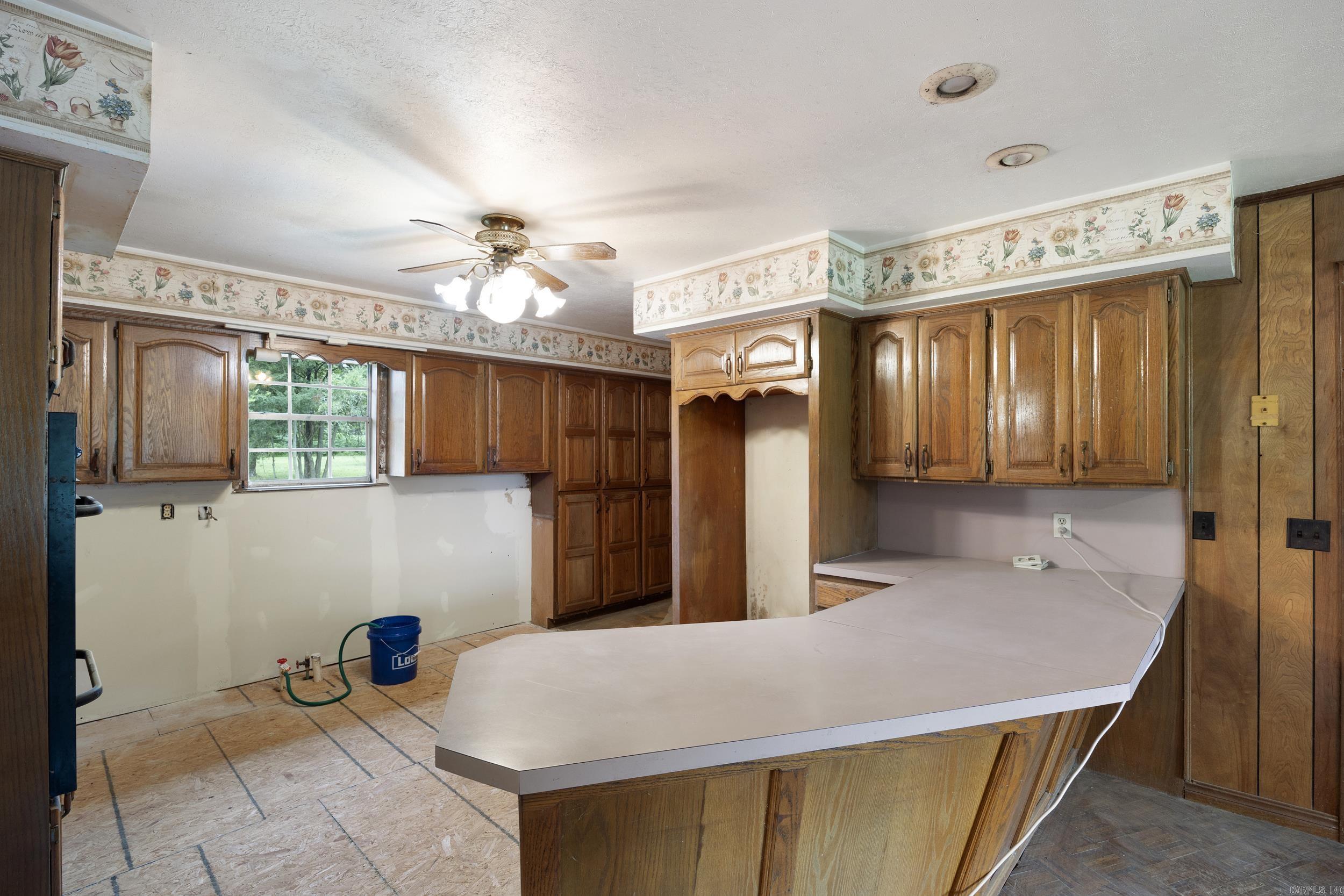 27480 W HWY 64  London, AR