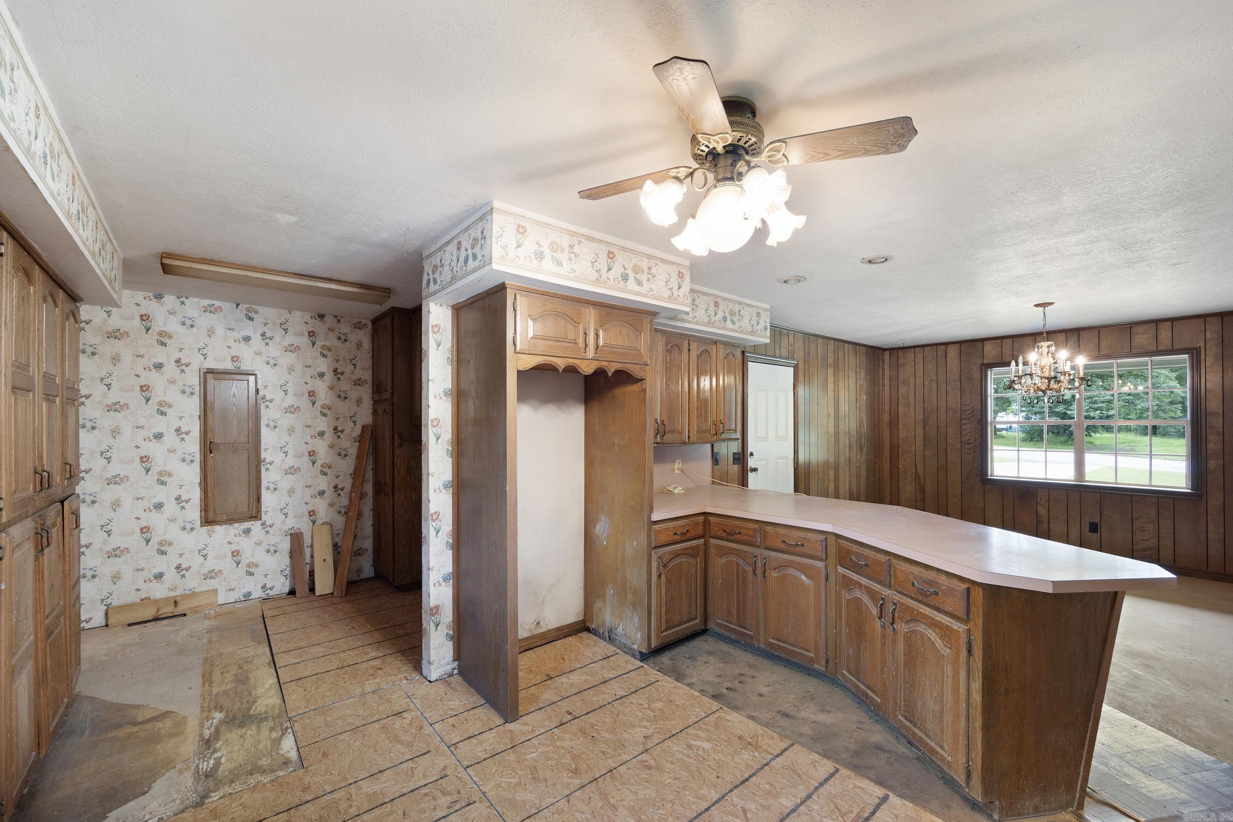 27480 W HWY 64  London, AR