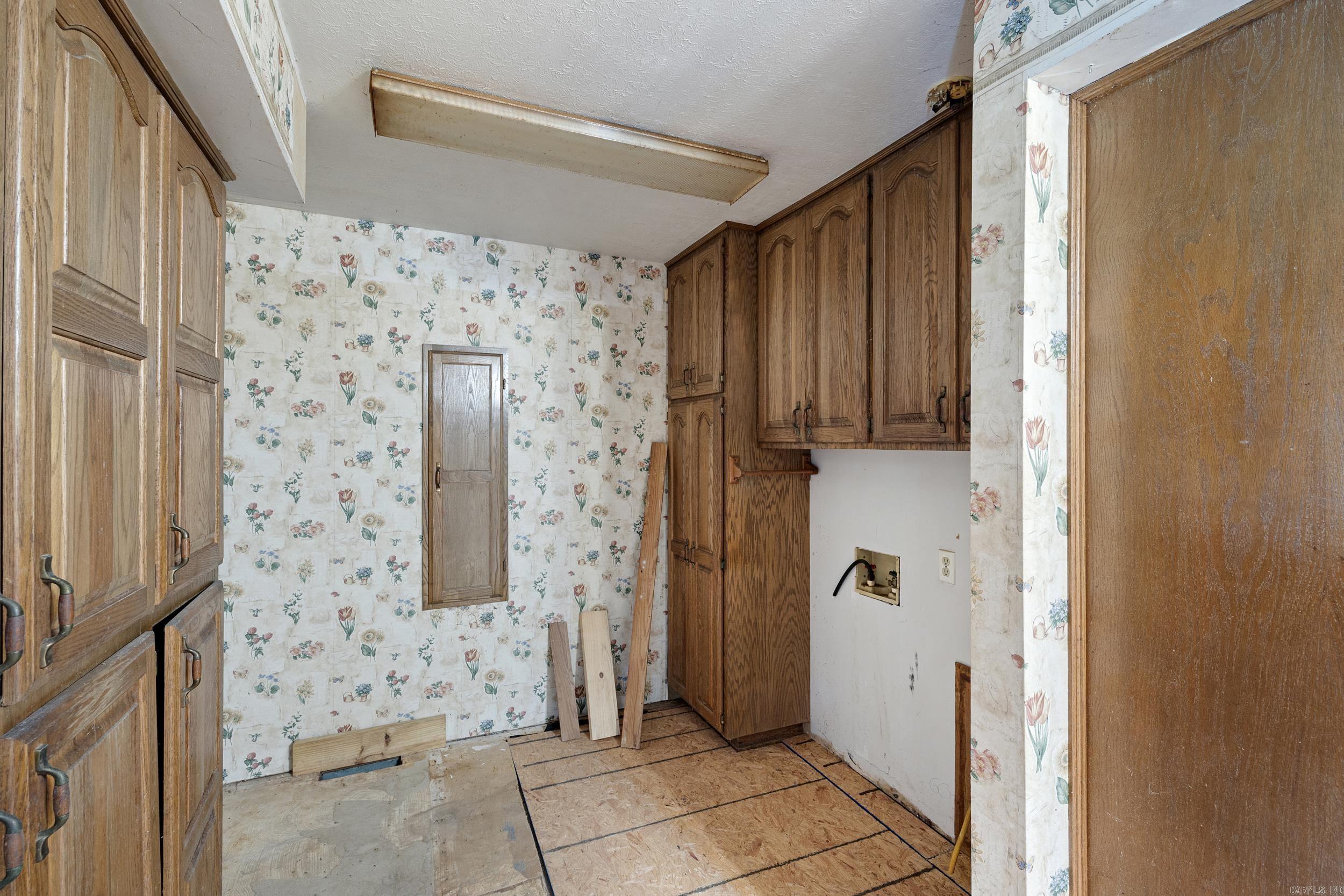 27480 W HWY 64  London, AR