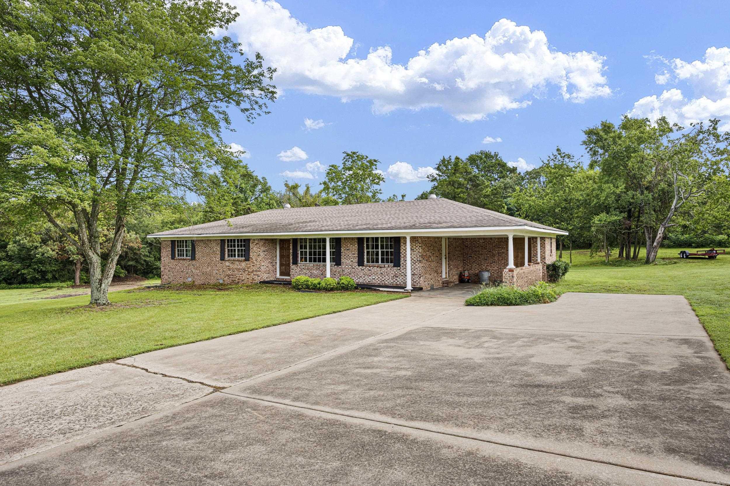27480 W HWY 64  London, AR