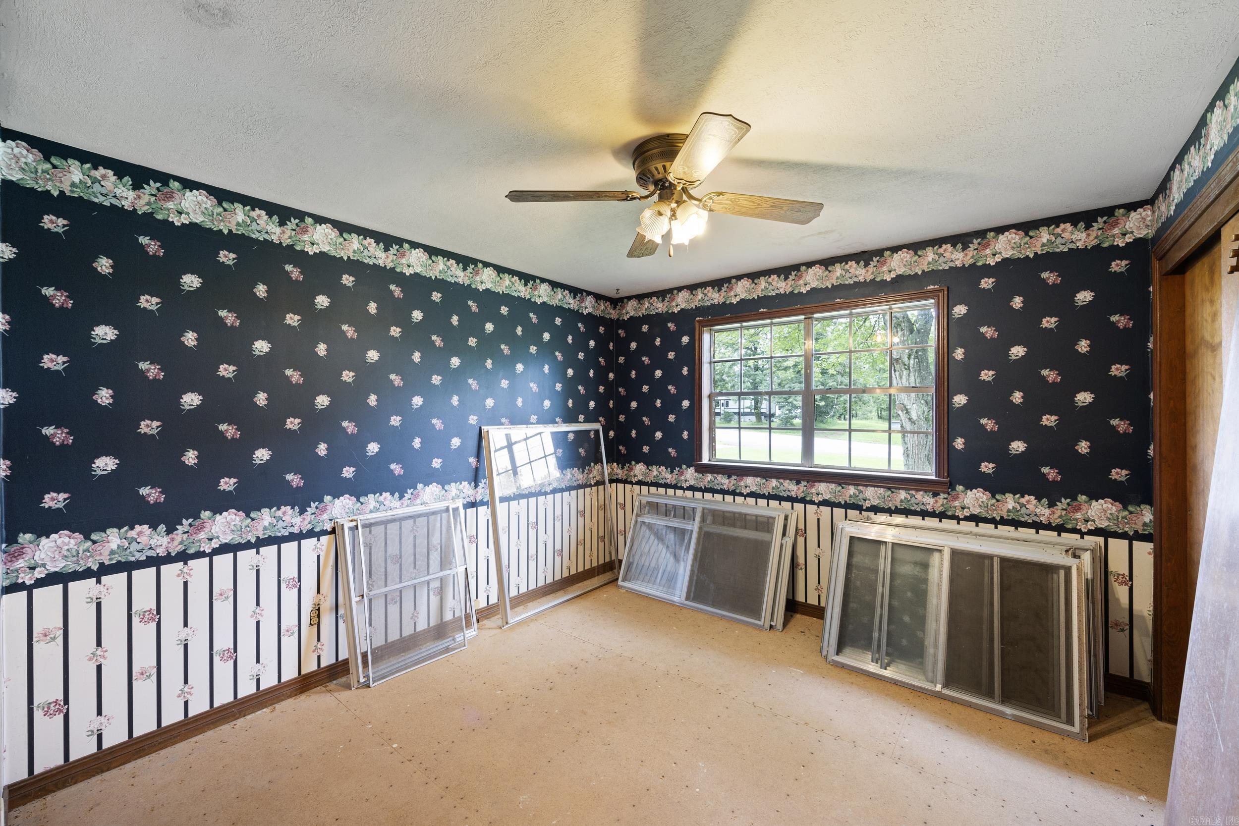 27480 W HWY 64  London, AR