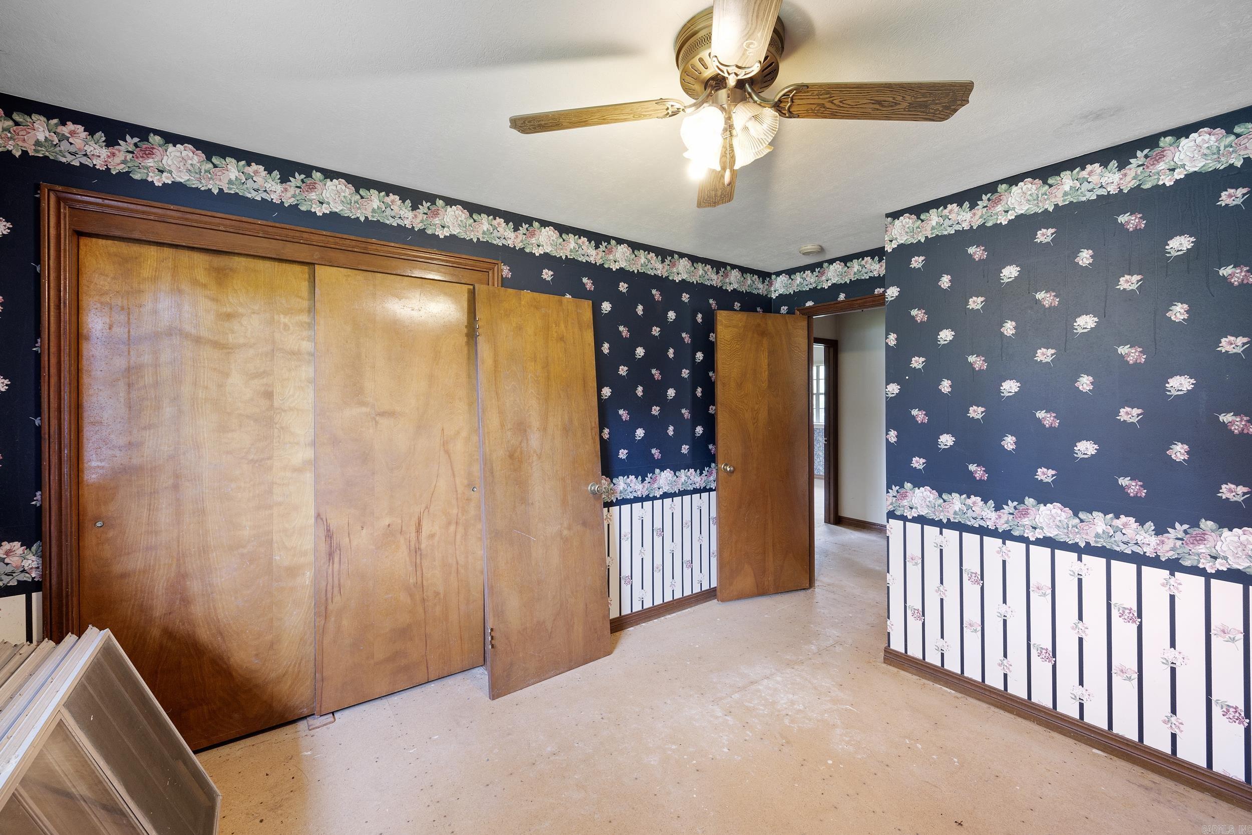 27480 W HWY 64  London, AR