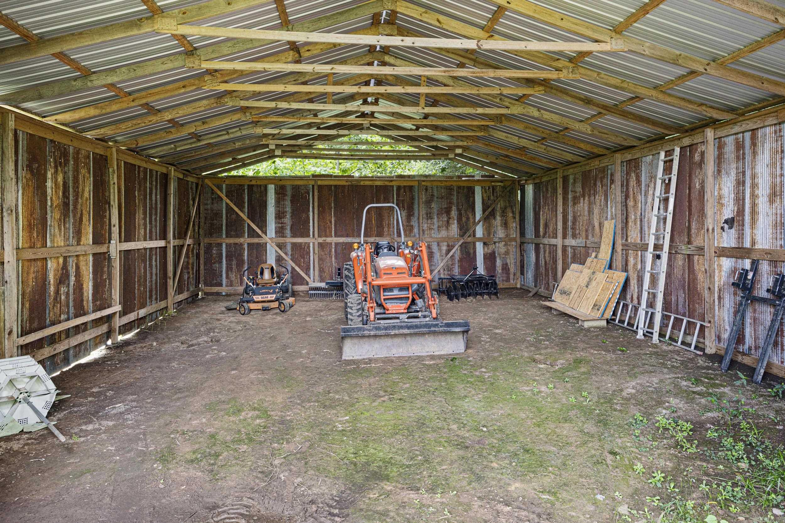27480 W HWY 64  London, AR