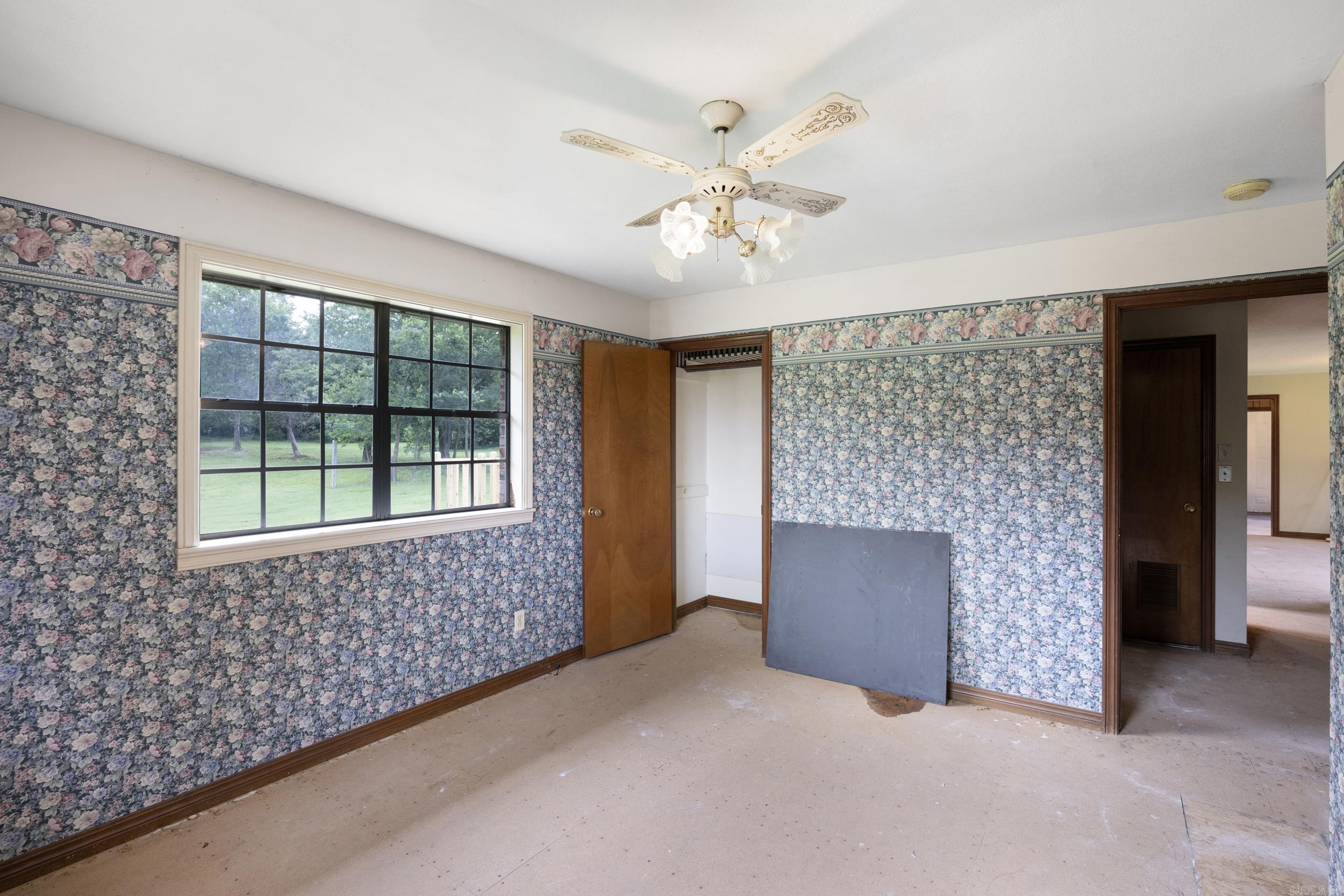 27480 W HWY 64  London, AR
