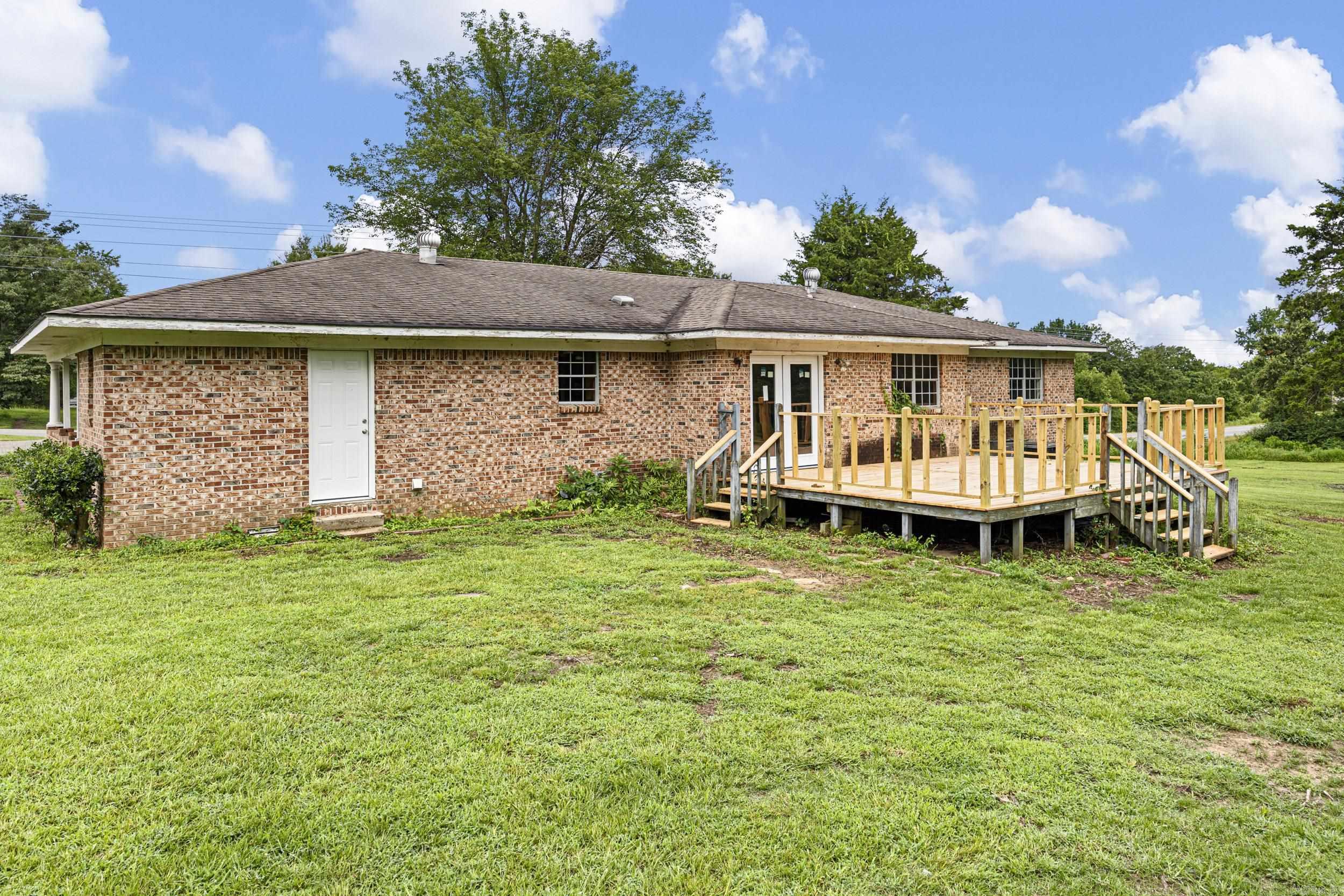 27480 W HWY 64  London, AR