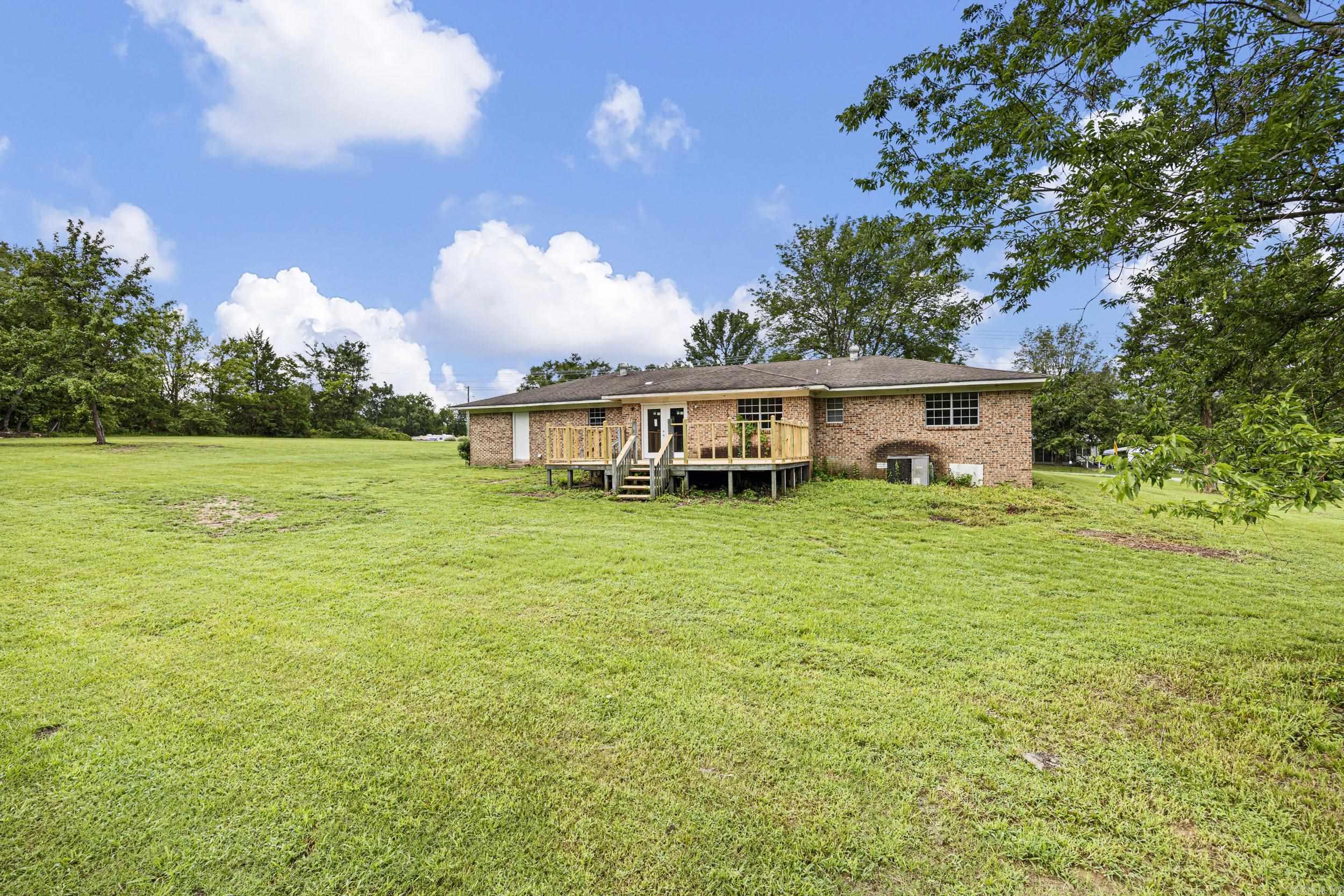 27480 W HWY 64  London, AR