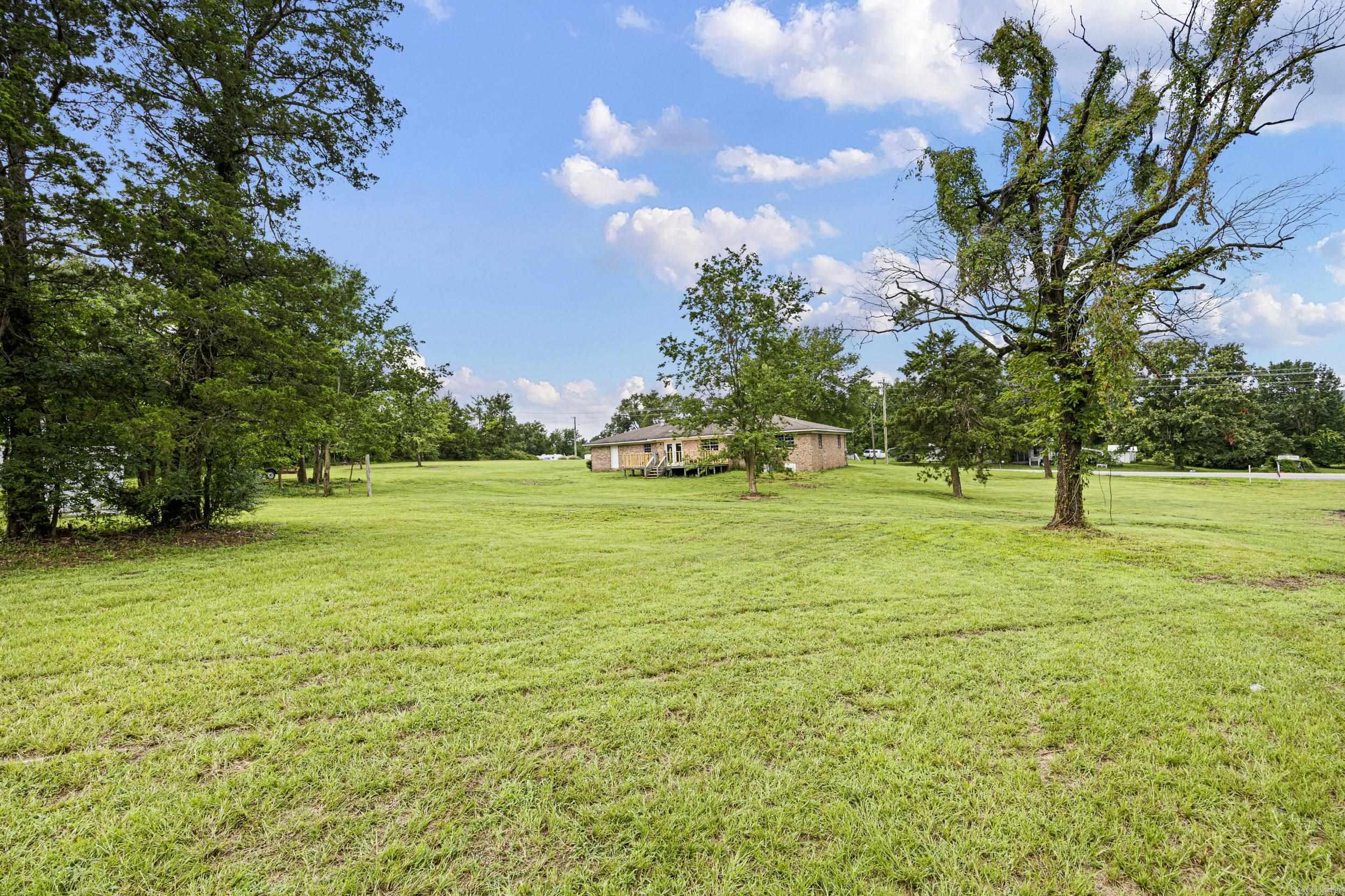 27480 W HWY 64  London, AR