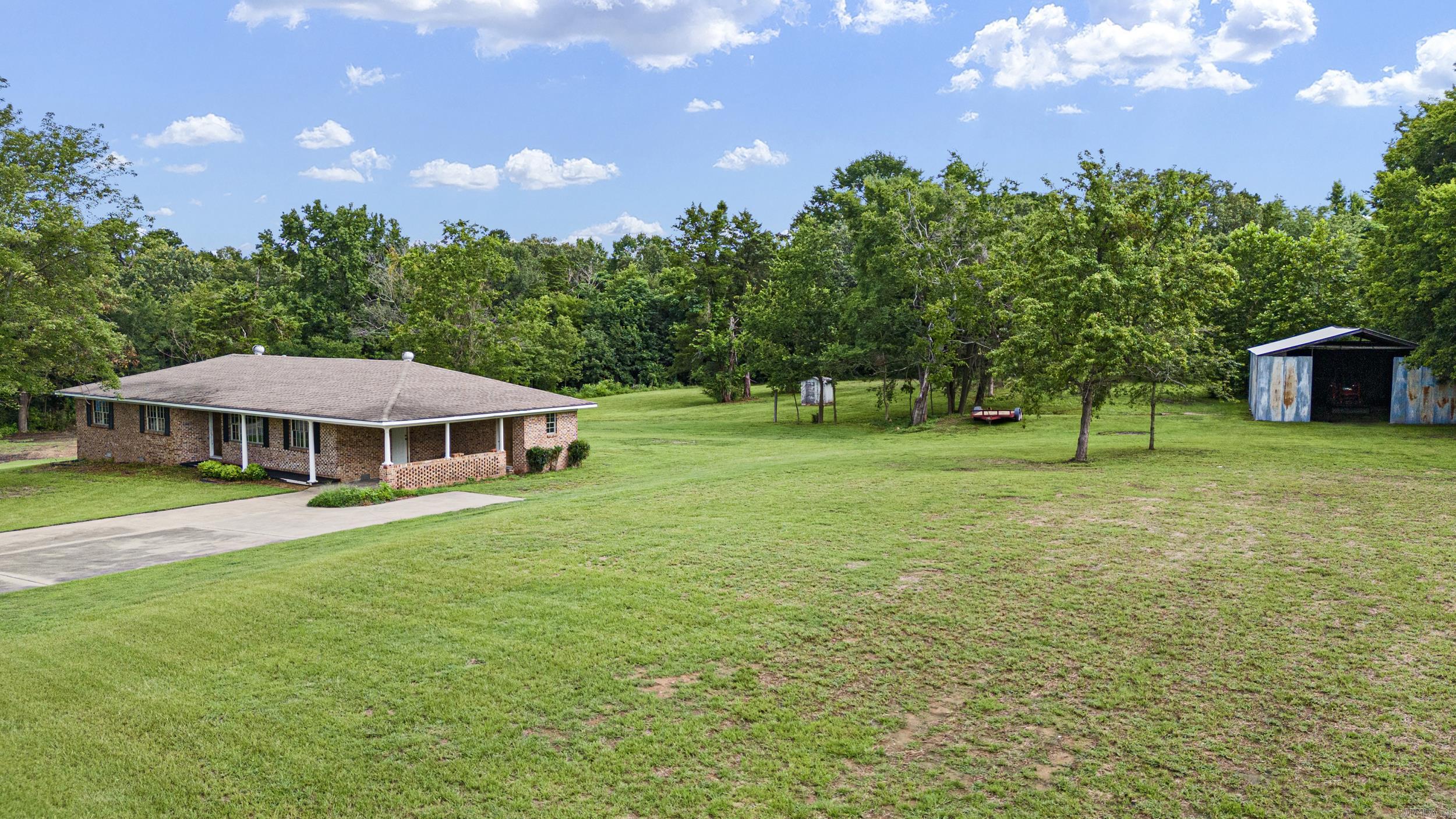 27480 W HWY 64  London, AR