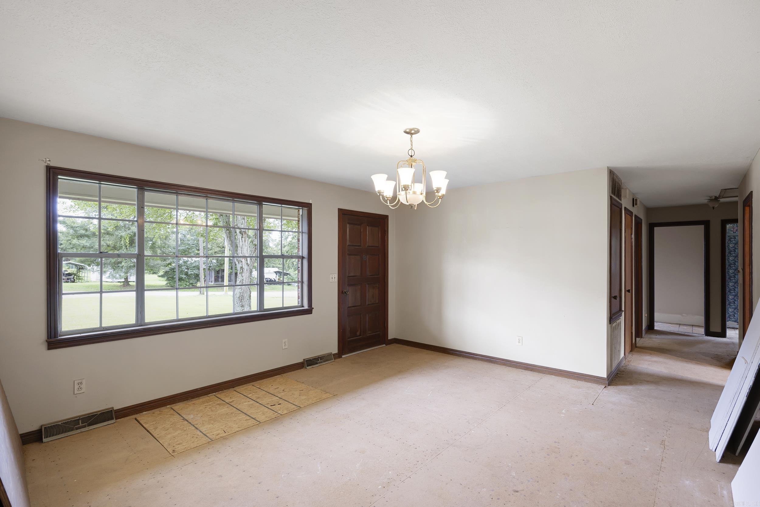 27480 W HWY 64  London, AR