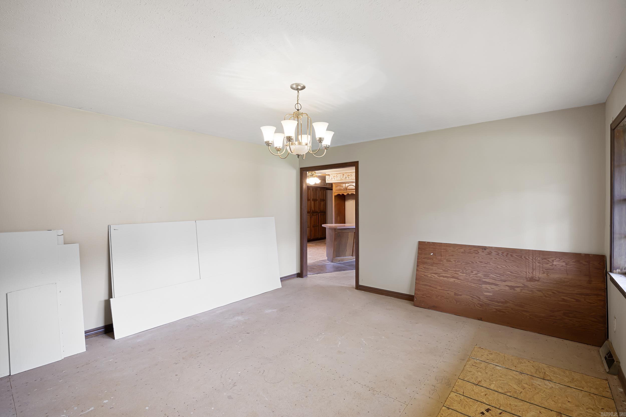 27480 W HWY 64  London, AR