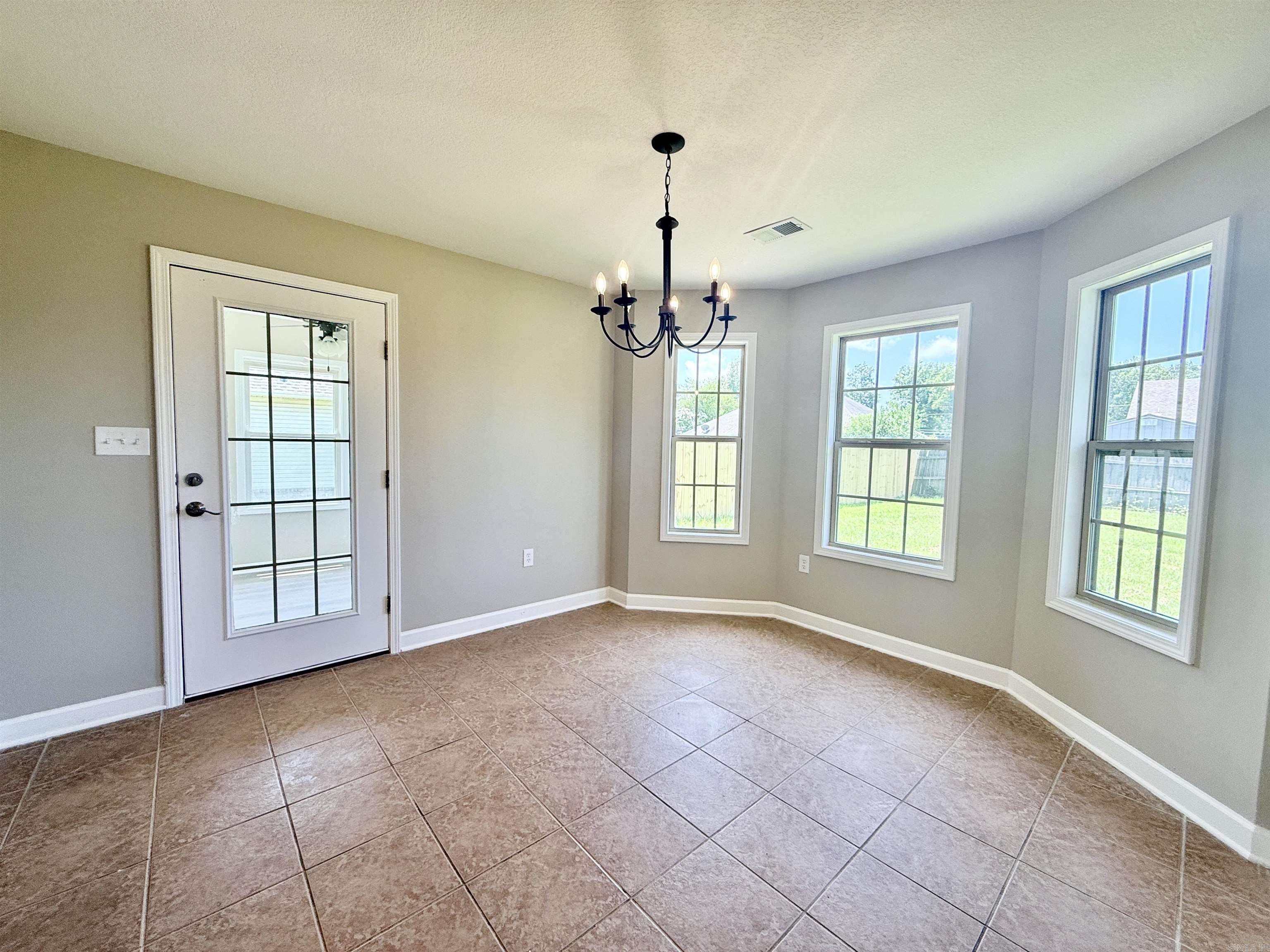 105 Meadow Brookland, AR 72416