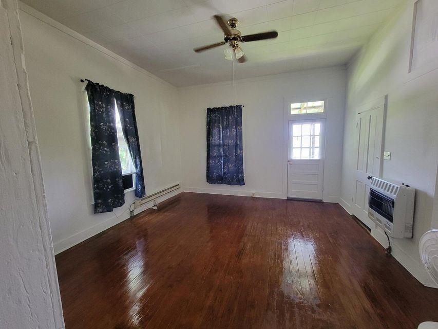 1210 Walker  Mammoth Spring, MO
