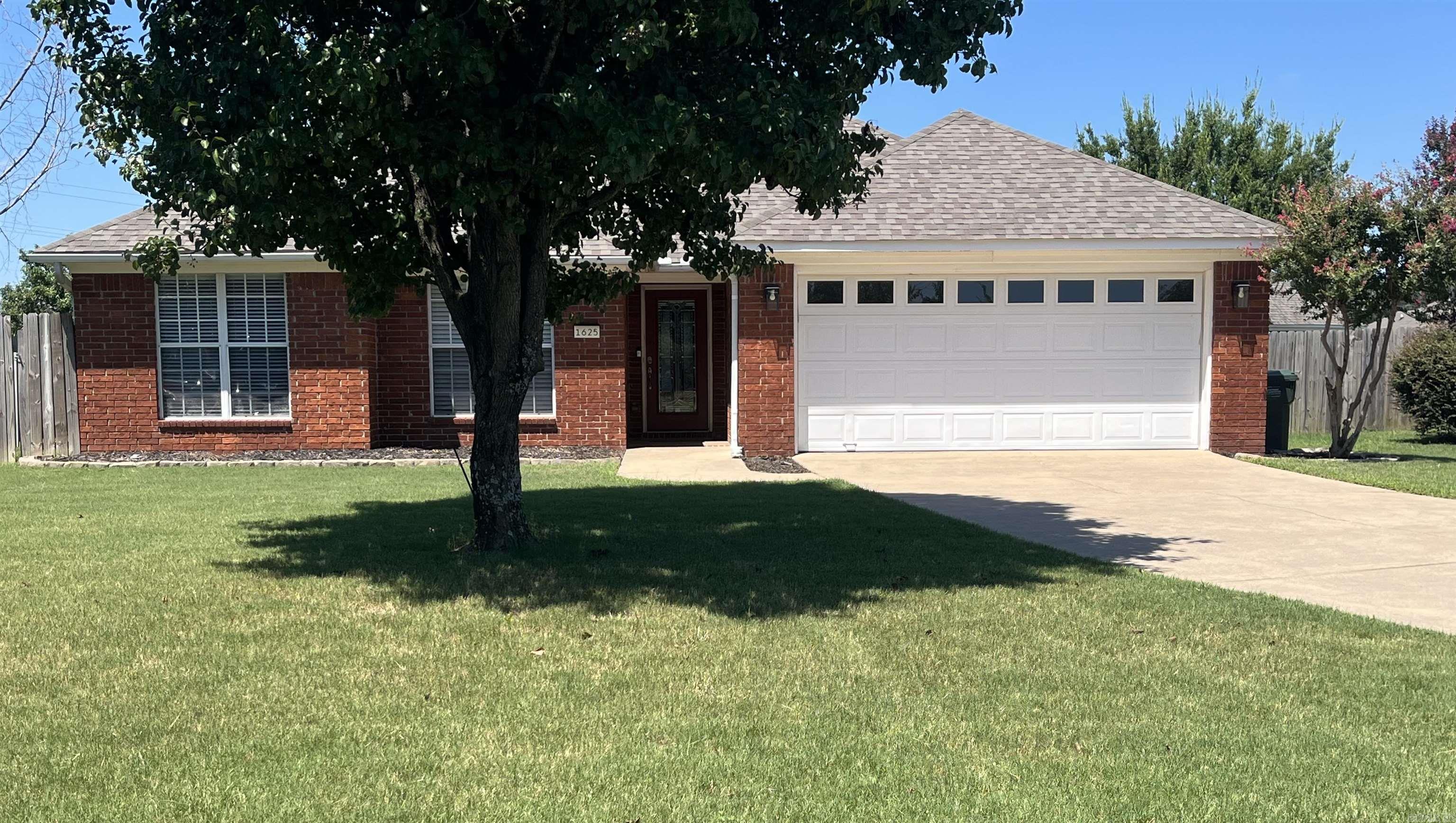 1625 Ivy Cove Conway, AR 72034