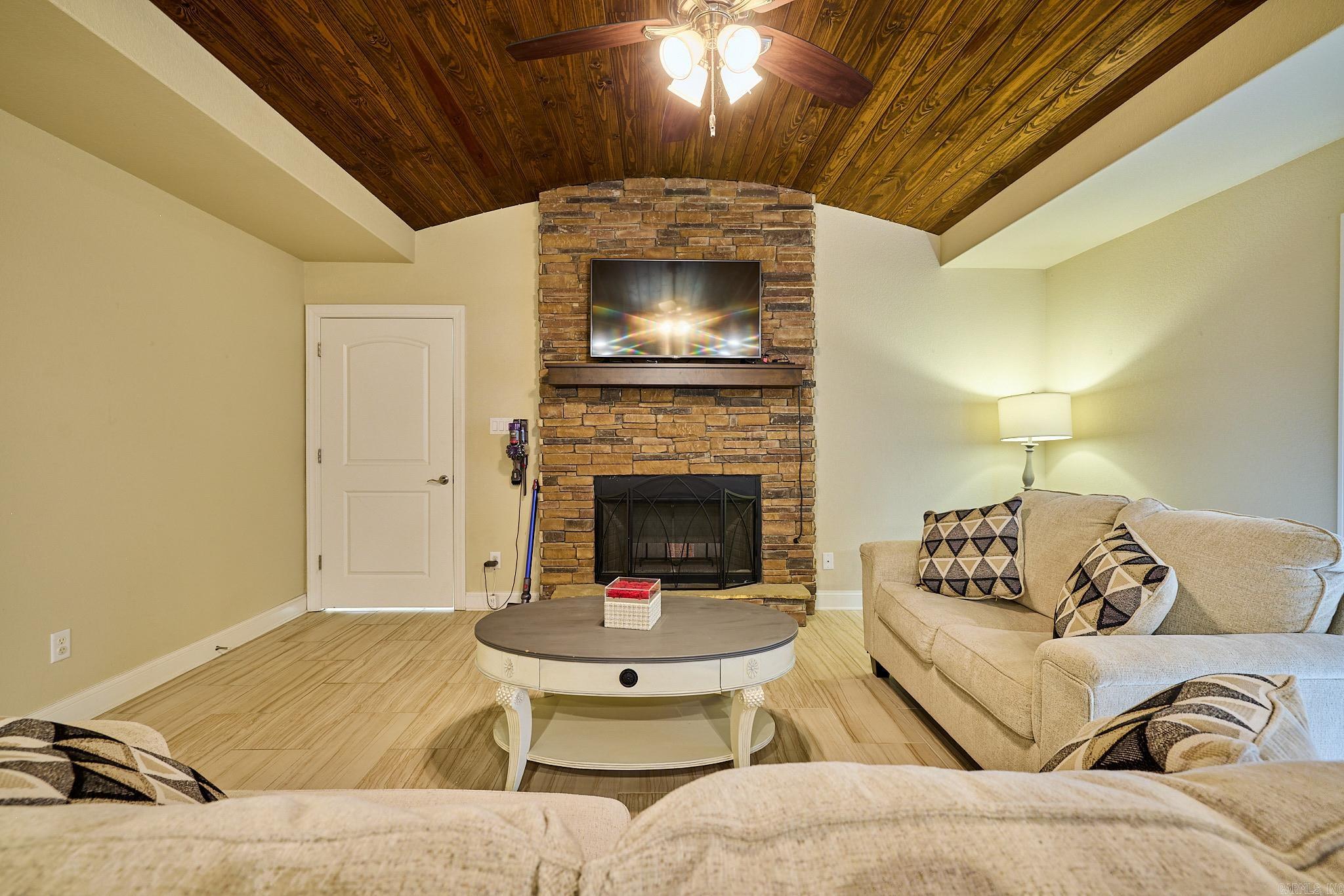 162 pico  Hot Springs, AR
