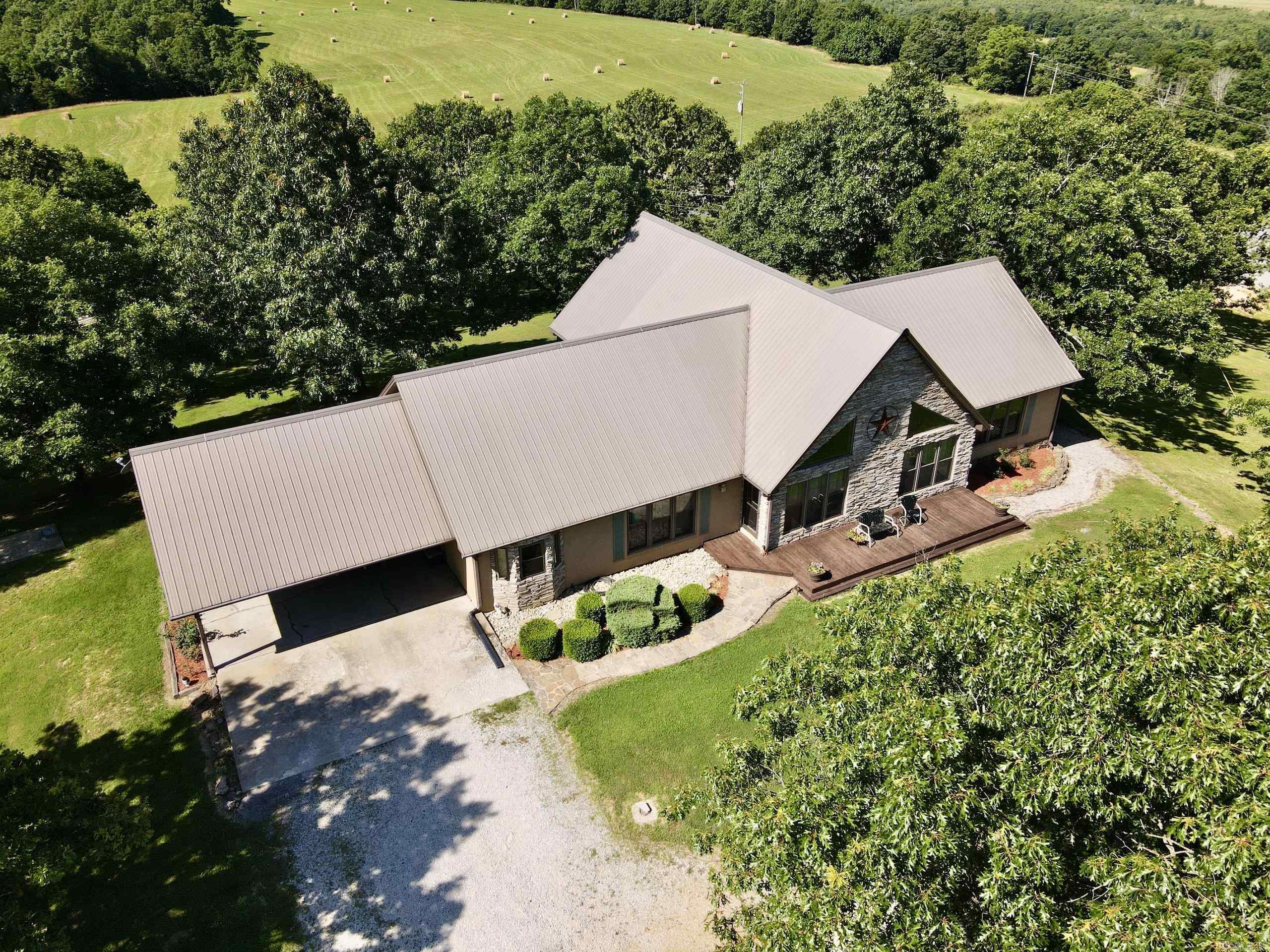 7042 Highway 254 W  Leslie, AR