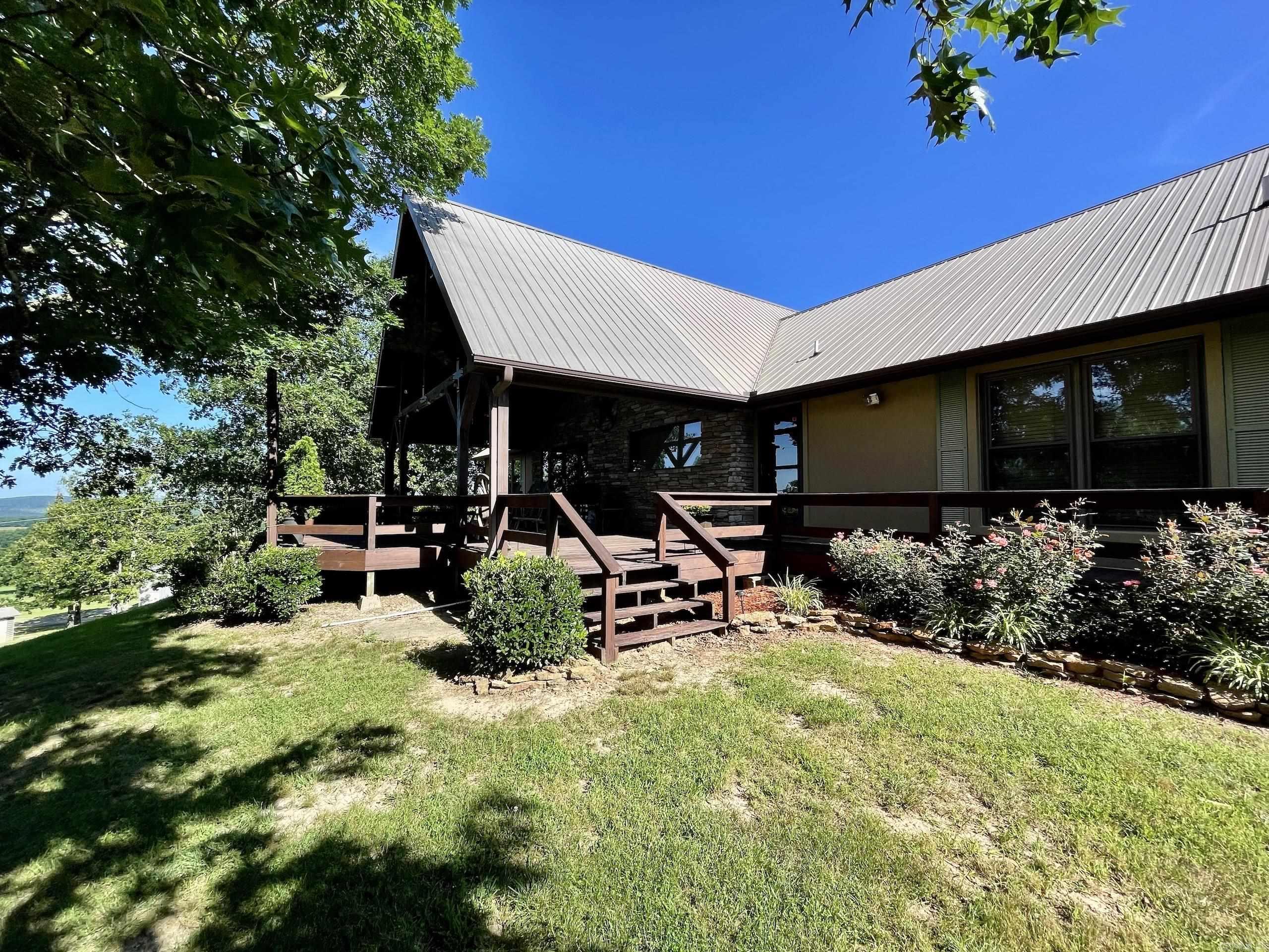 7042 Highway 254 W  Leslie, AR