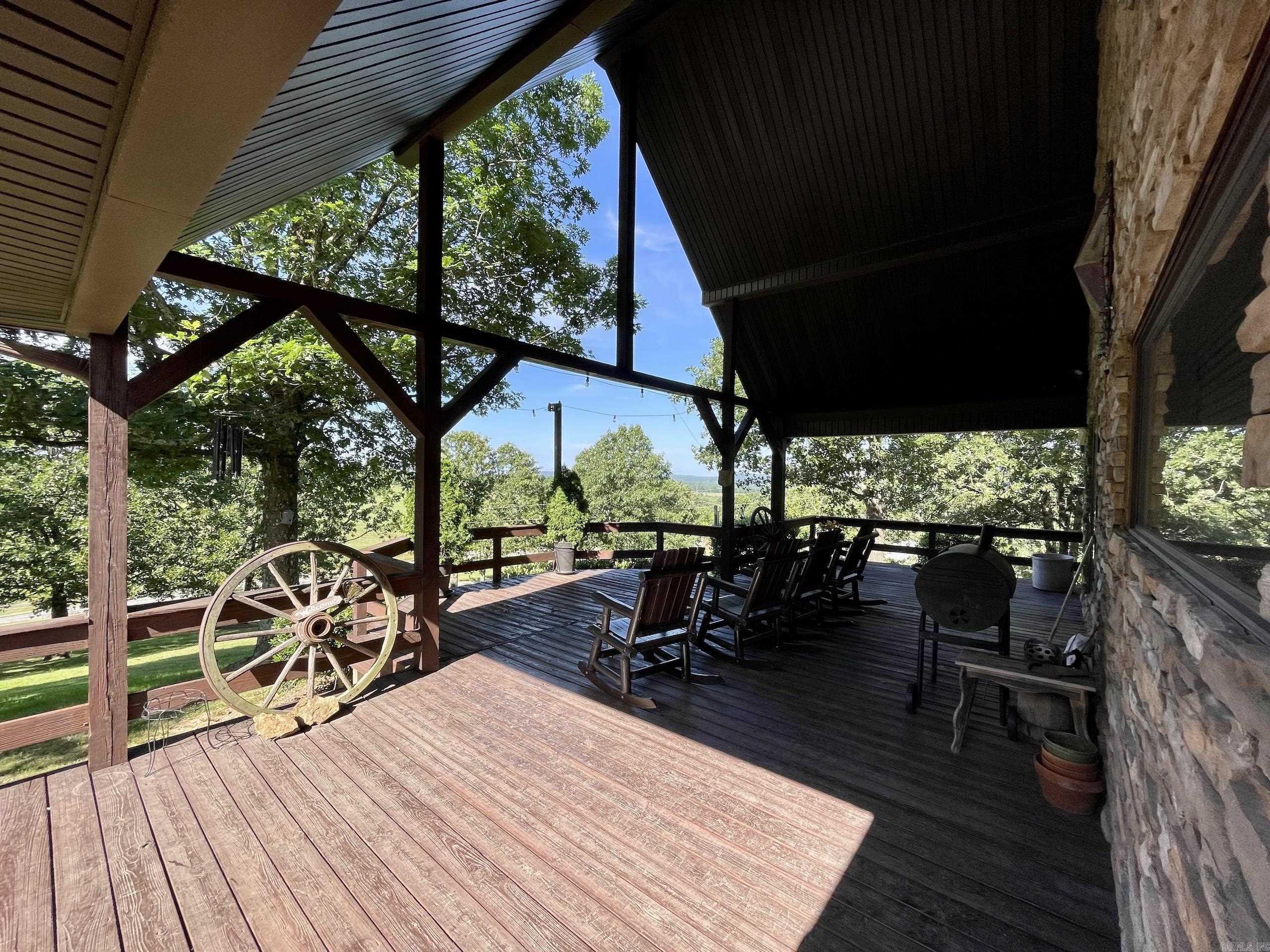 7042 Highway 254 W  Leslie, AR