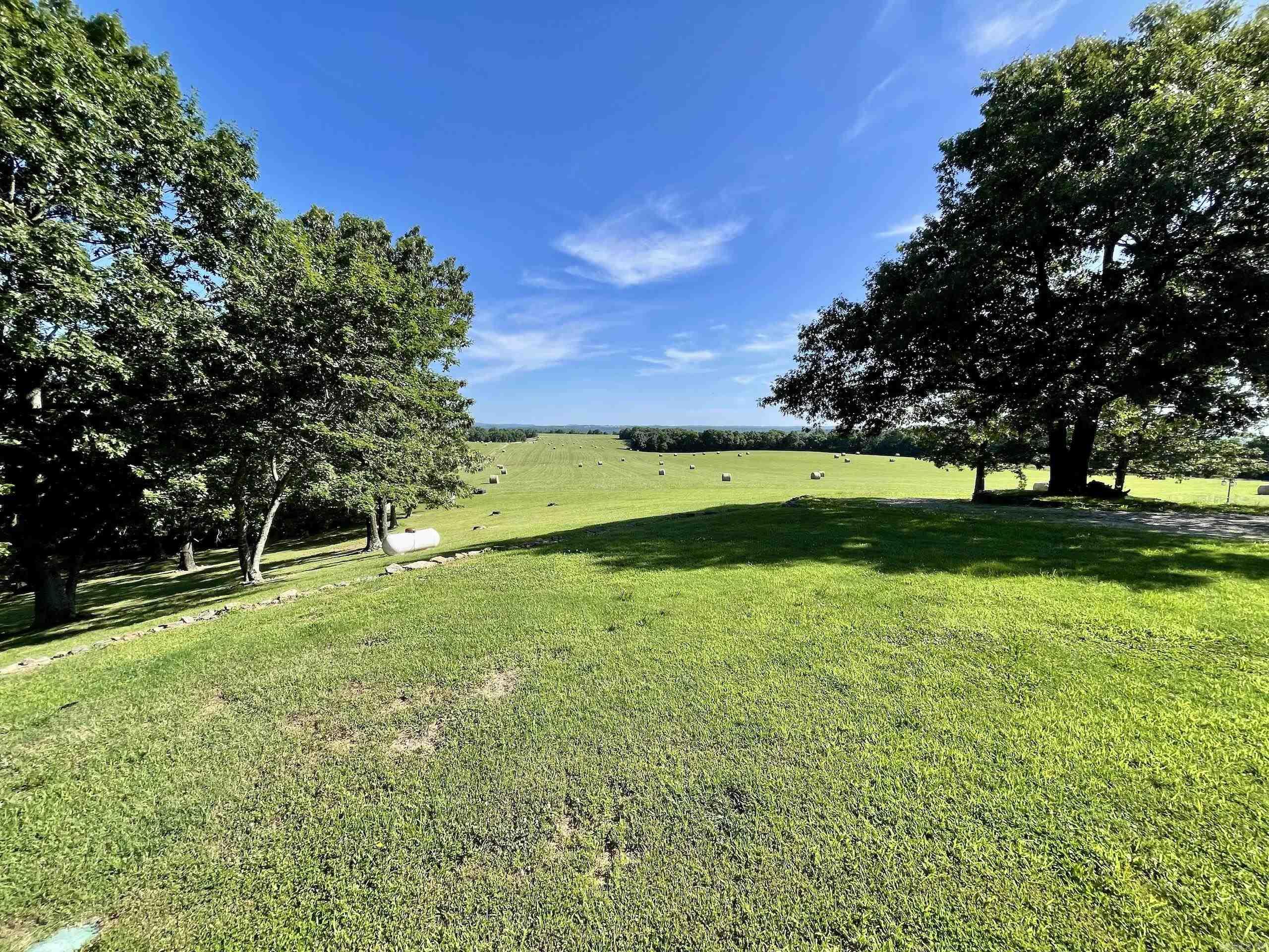 7042 Highway 254 W  Leslie, AR