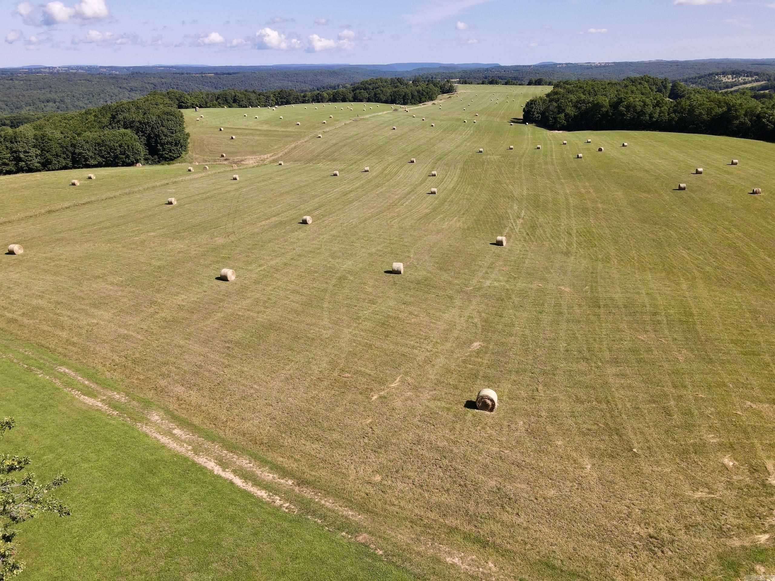 7042 Highway 254 W  Leslie, AR