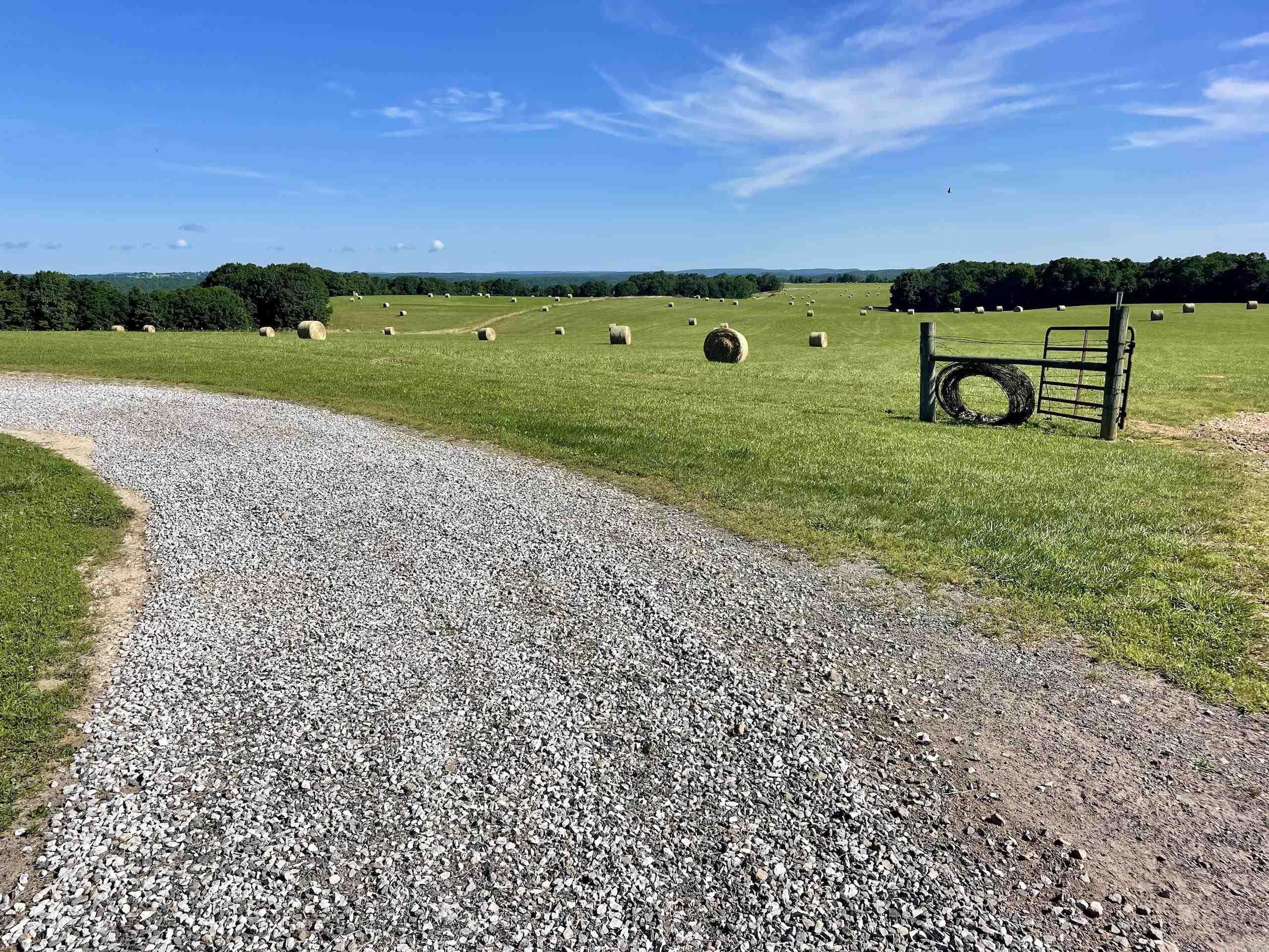 7042 Highway 254 W  Leslie, AR