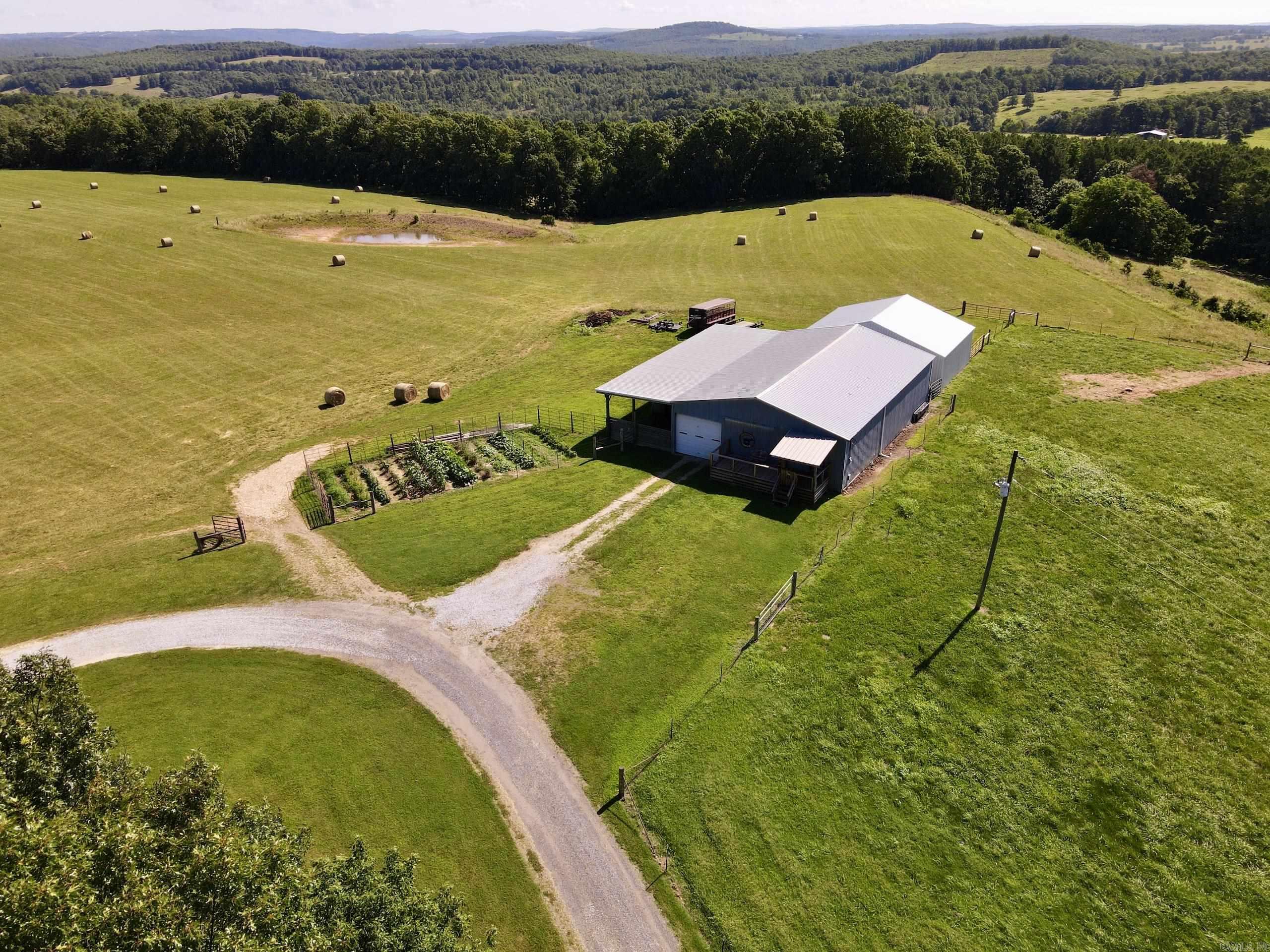 7042 Highway 254 W  Leslie, AR