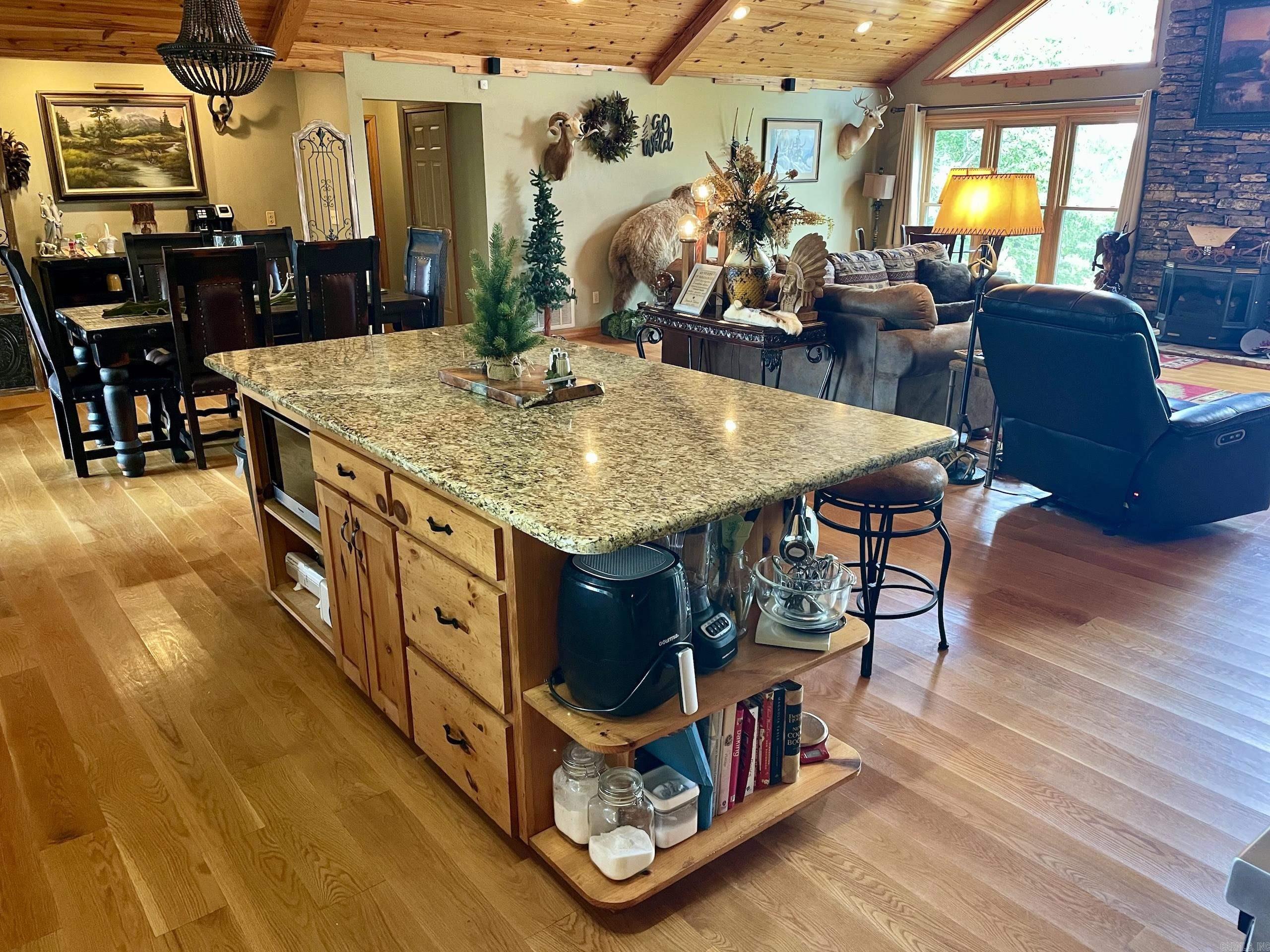 7042 Highway 254 W  Leslie, AR