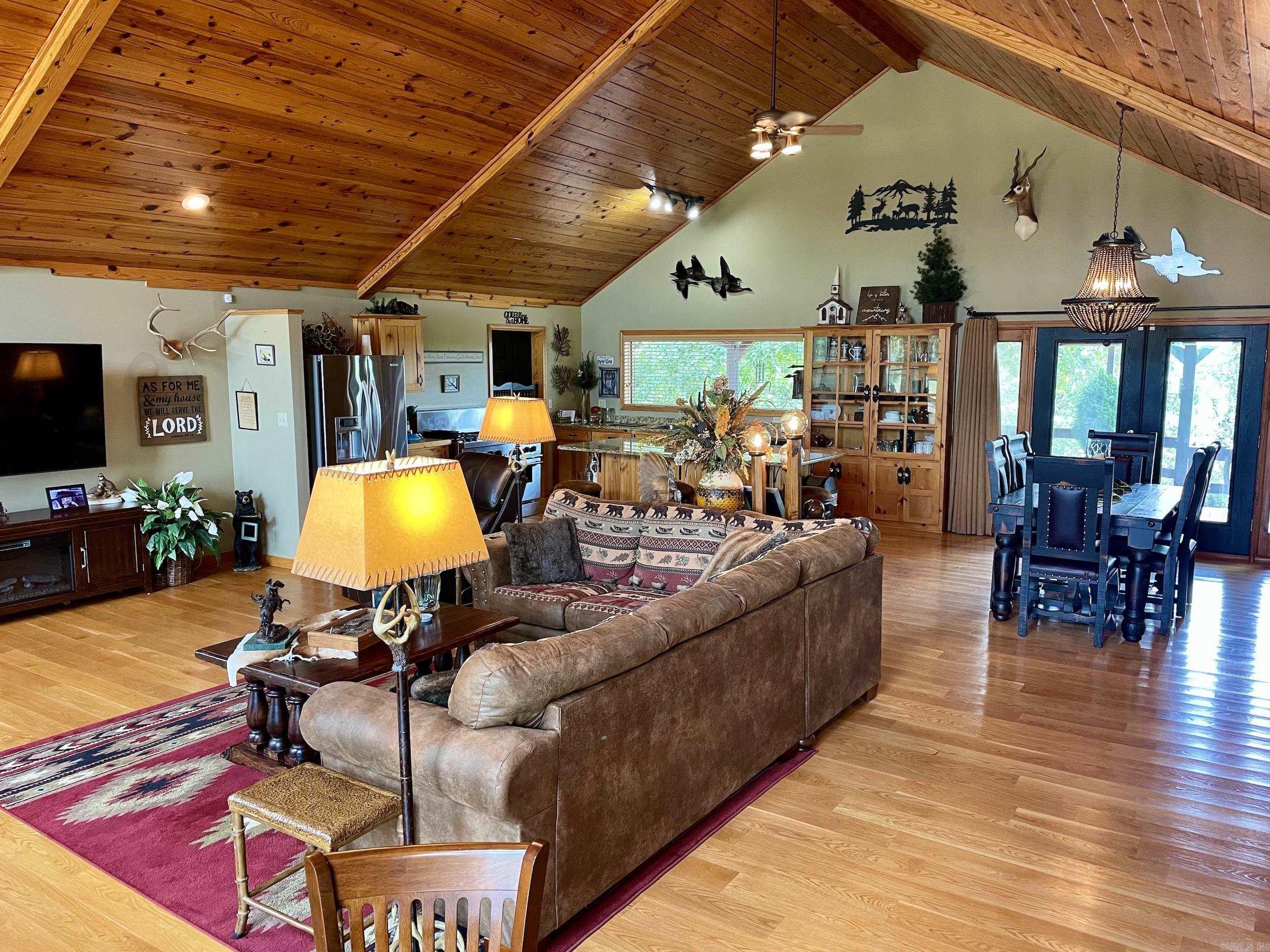 7042 Highway 254 W  Leslie, AR
