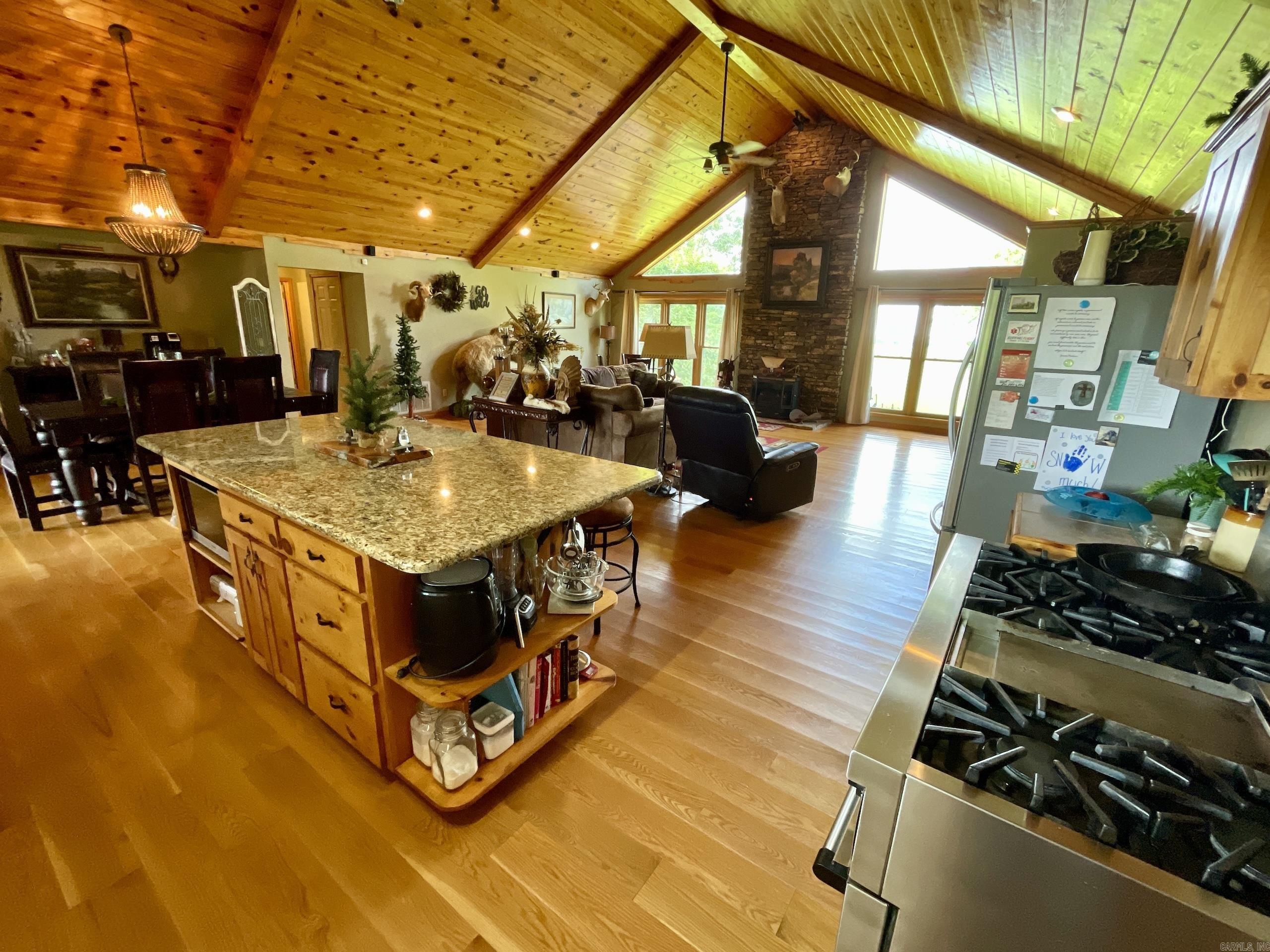7042 Highway 254 W  Leslie, AR